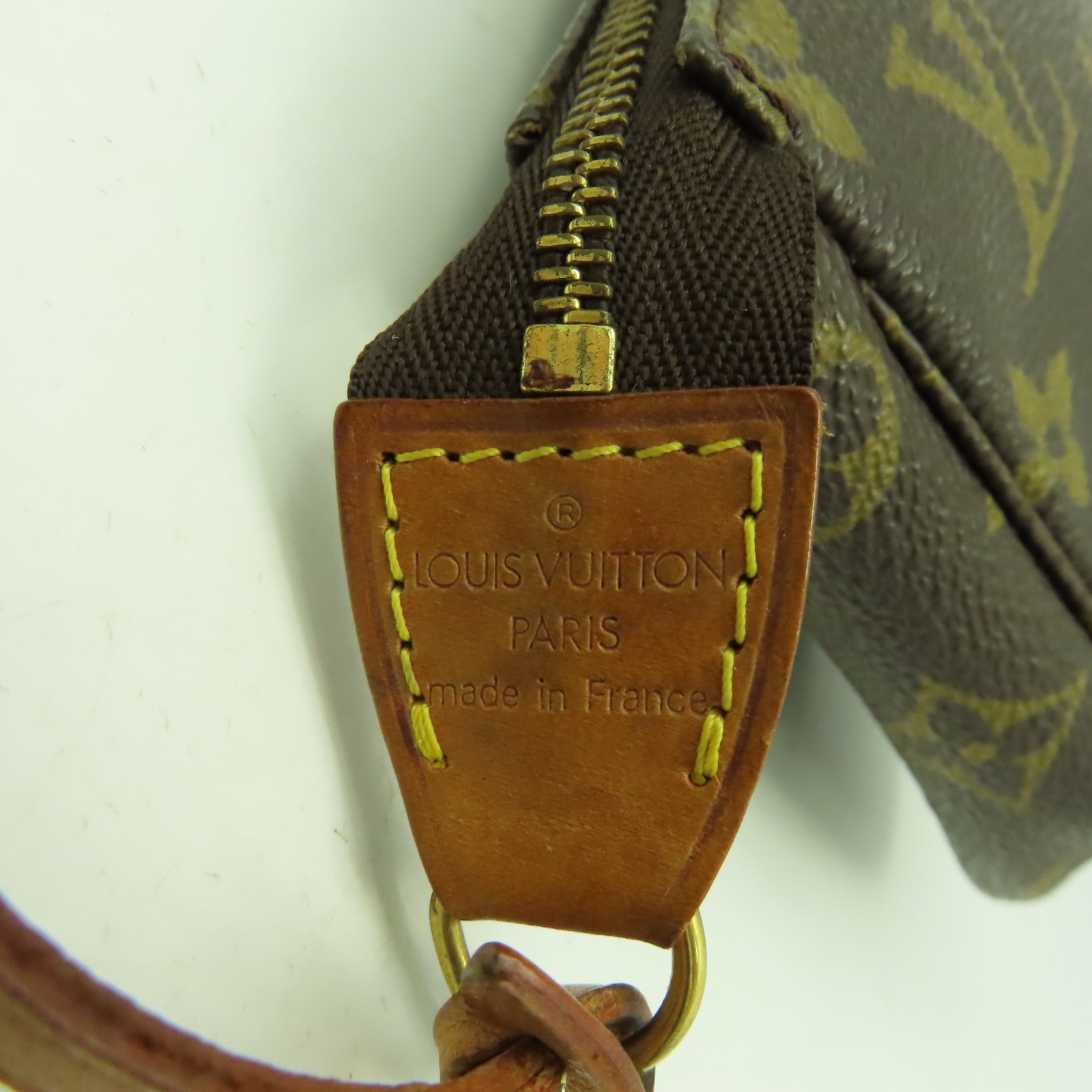 LOUIS VUITTON Monogram Accessories Pouch金扣手挽袋啡色