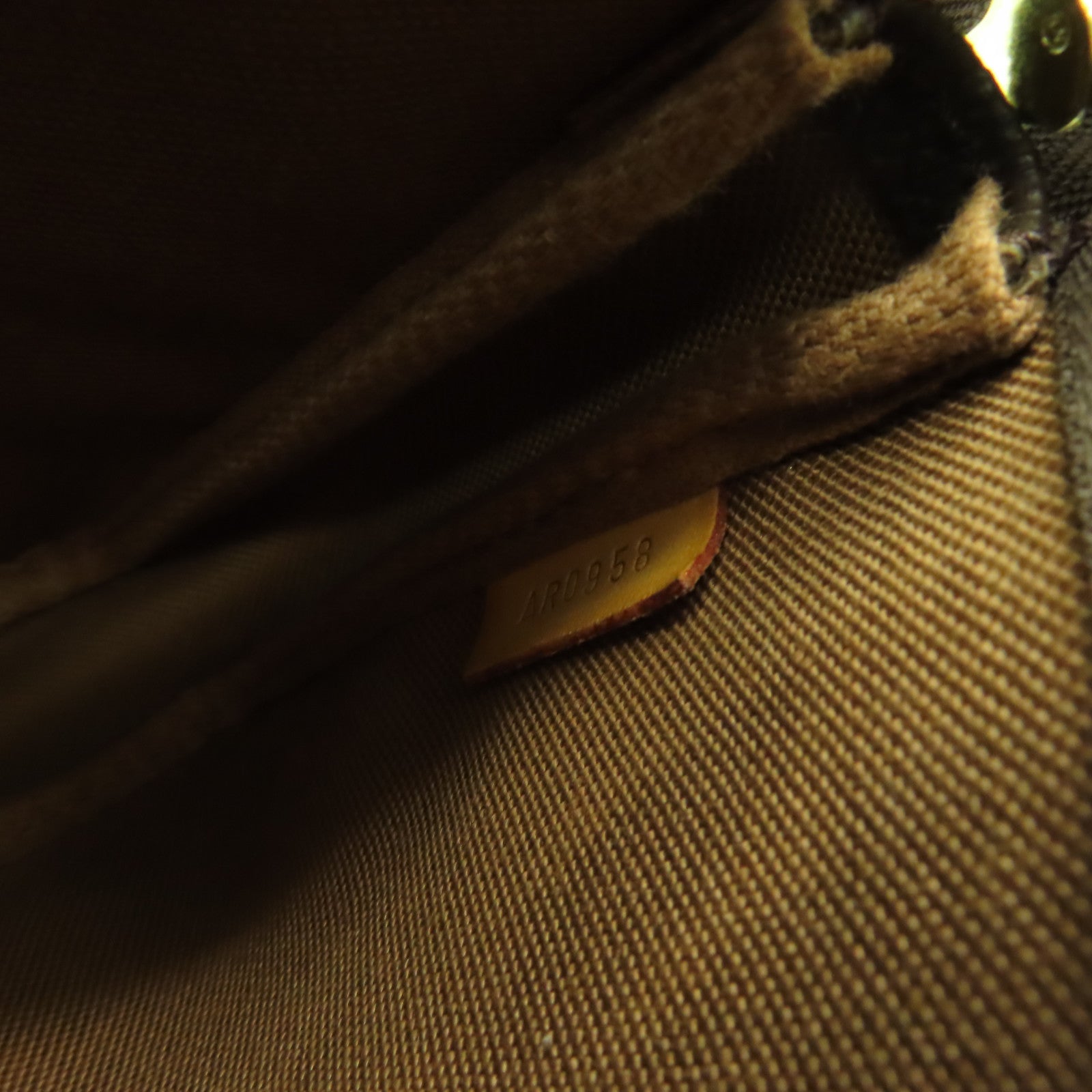 LOUIS VUITTON Monogram Accessories Pouch金扣手挽袋啡色