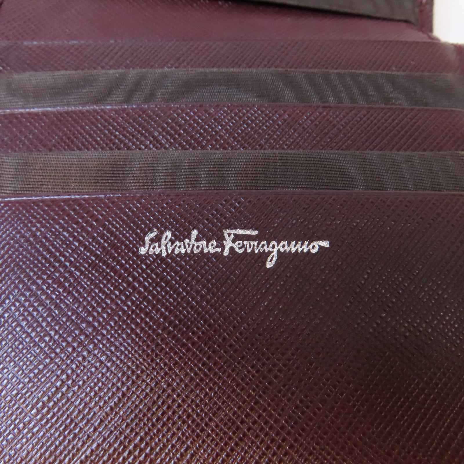 Salvatore Ferragamo 牛皮皮革Wallet銀扣錢包酒紅色