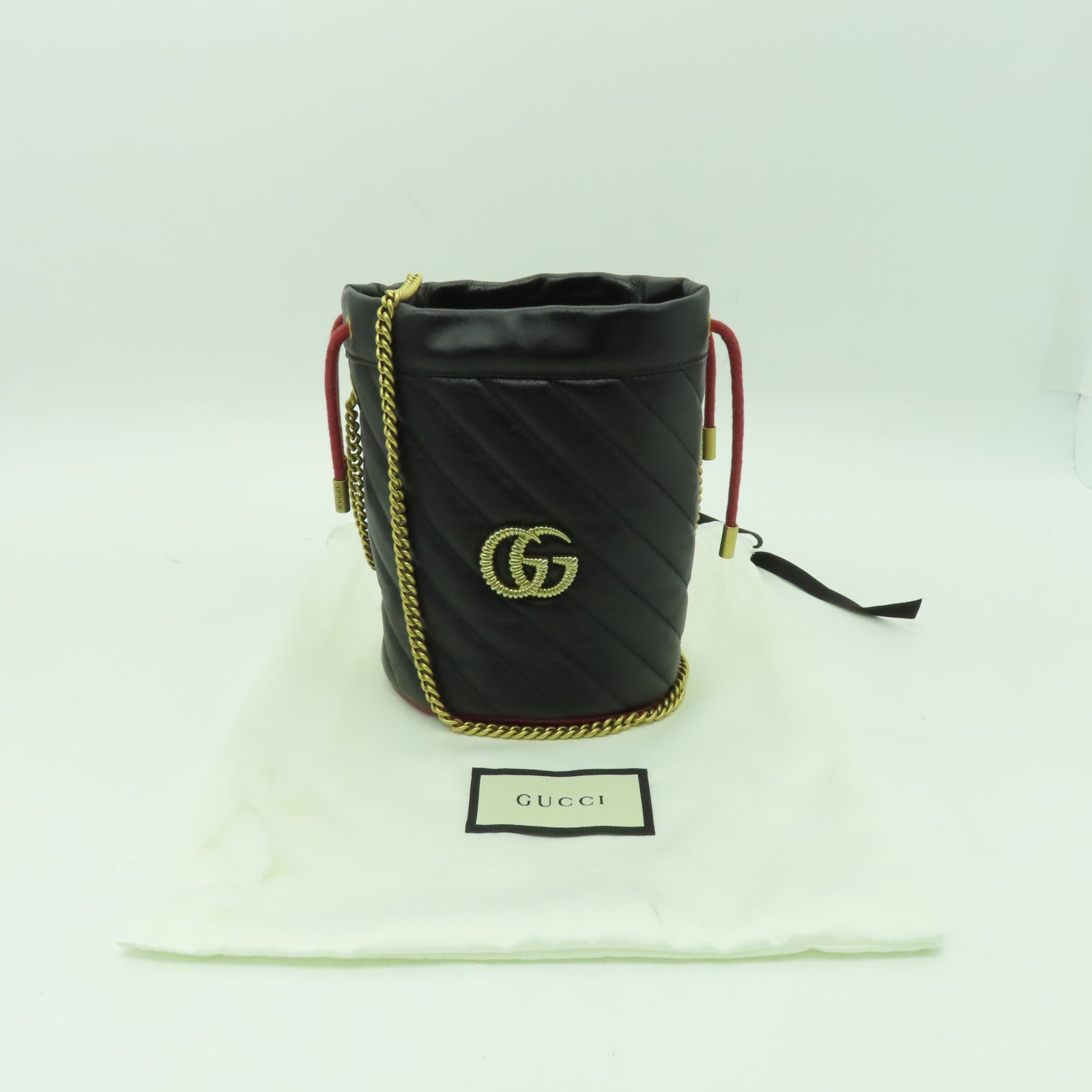 GUCCI 【激減優惠】牛皮皮革GG Marmont Bucket金扣鏈帶肩背袋黑色