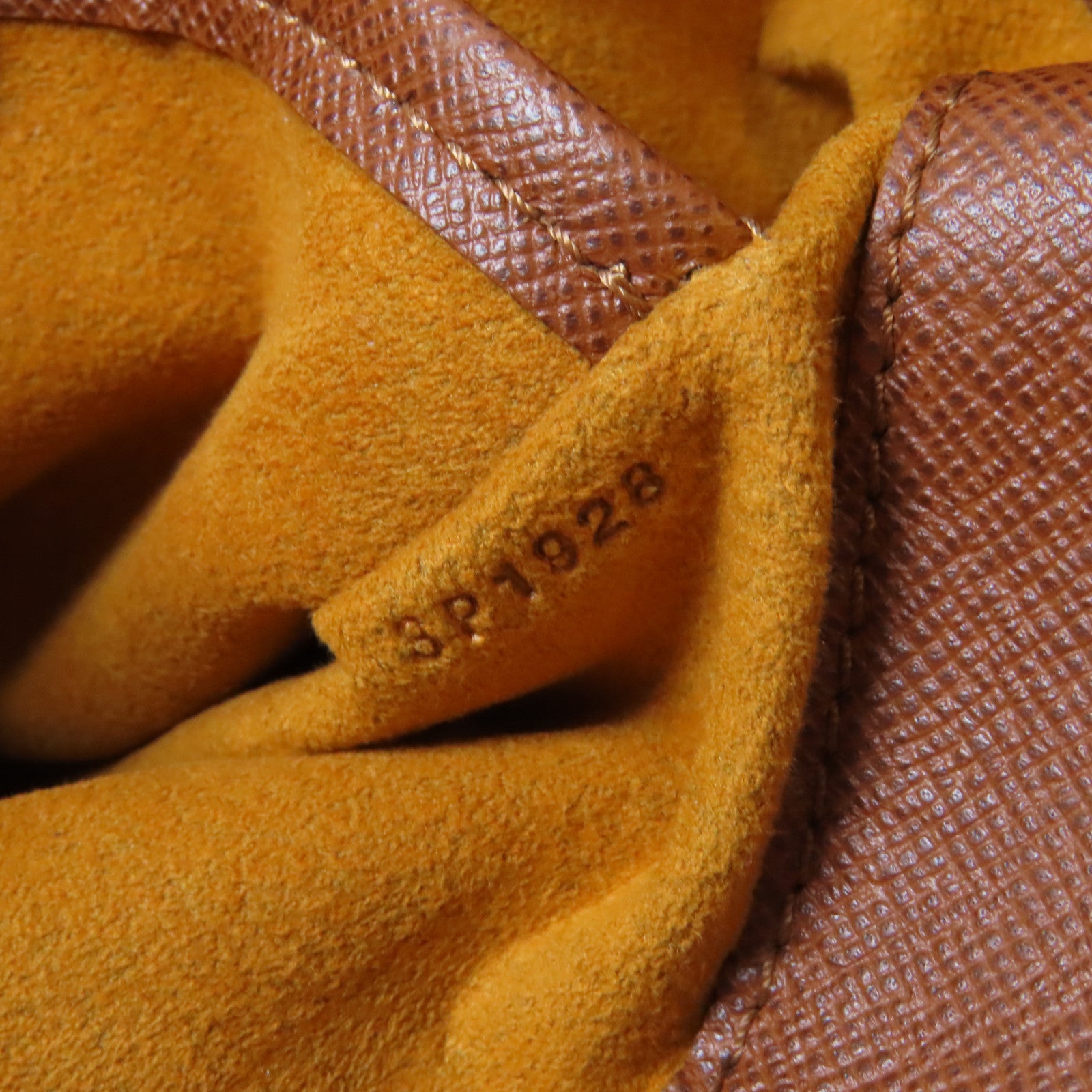 LOUIS VUITTON Monogram Musette Tango金扣肩背袋啡色