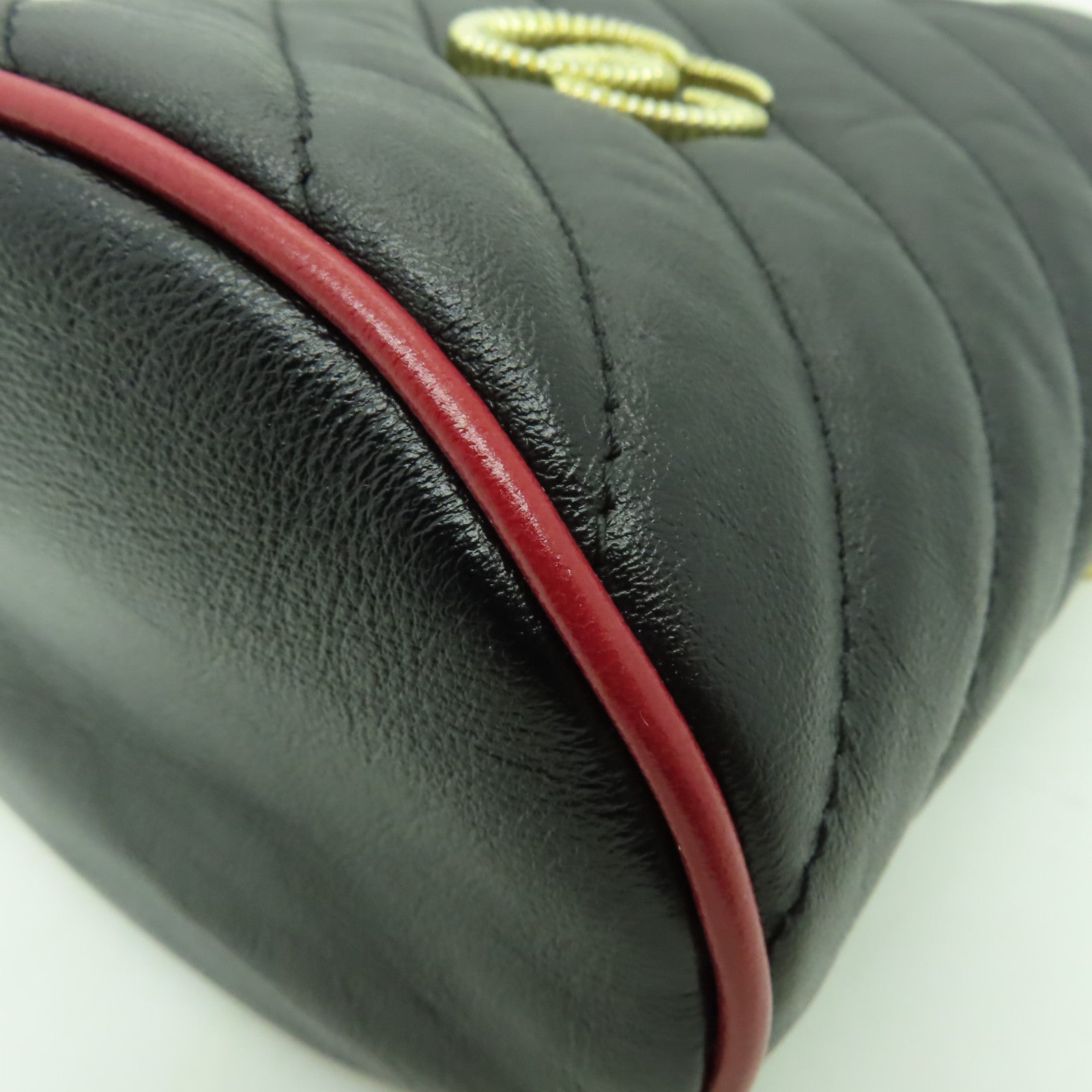 GUCCI 【激減優惠】牛皮皮革GG Marmont Bucket金扣鏈帶肩背袋黑色