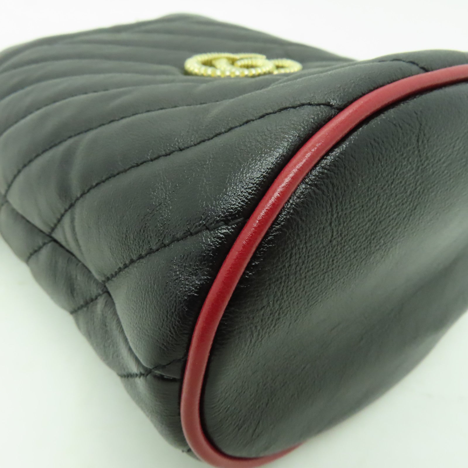 GUCCI 【激減優惠】牛皮皮革GG Marmont Bucket金扣鏈帶肩背袋黑色