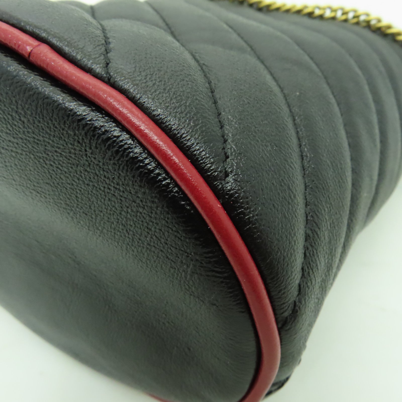 GUCCI 【激減優惠】牛皮皮革GG Marmont Bucket金扣鏈帶肩背袋黑色