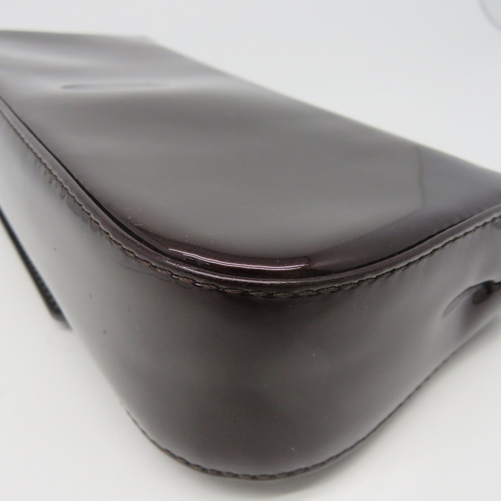 LOUIS VUITTON 【激減優惠】Vernis Pochette Sobe金扣手拿包紫色