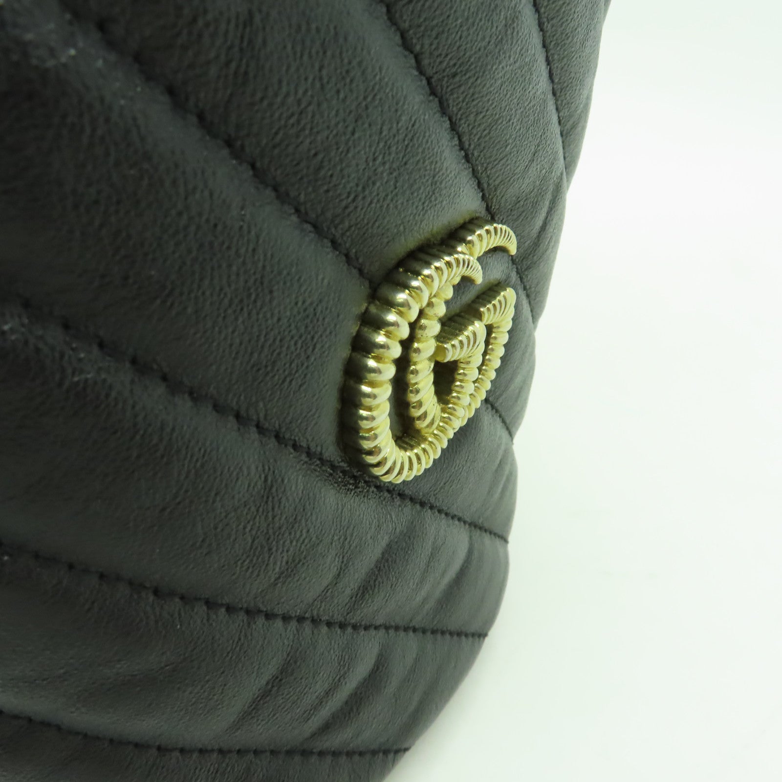 GUCCI 【激減優惠】牛皮皮革GG Marmont Bucket金扣鏈帶肩背袋黑色