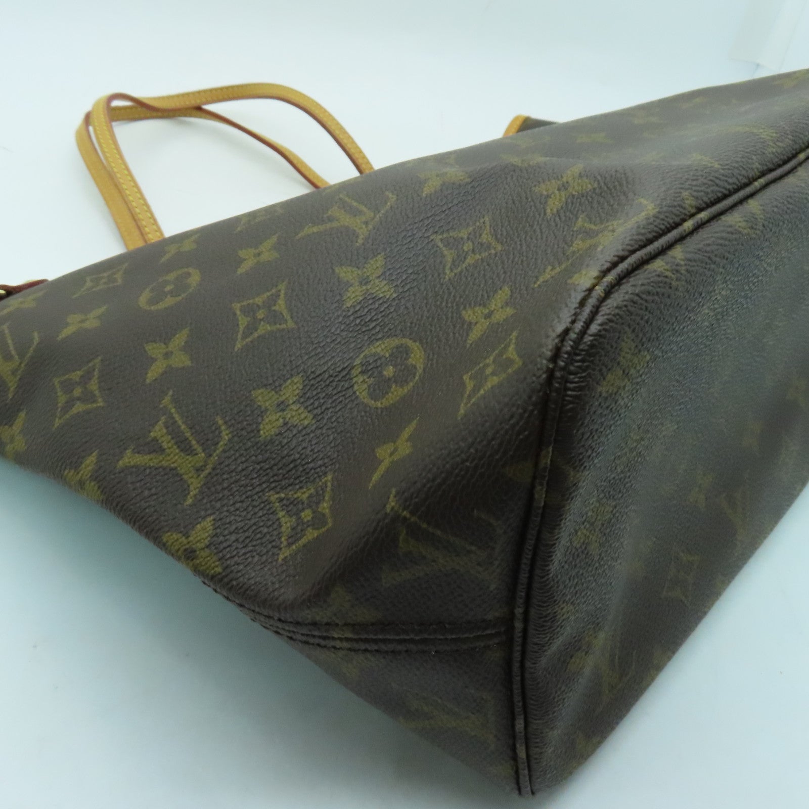 LOUIS VUITTON Monogram Neverfull MM gold buckle handle bag brown