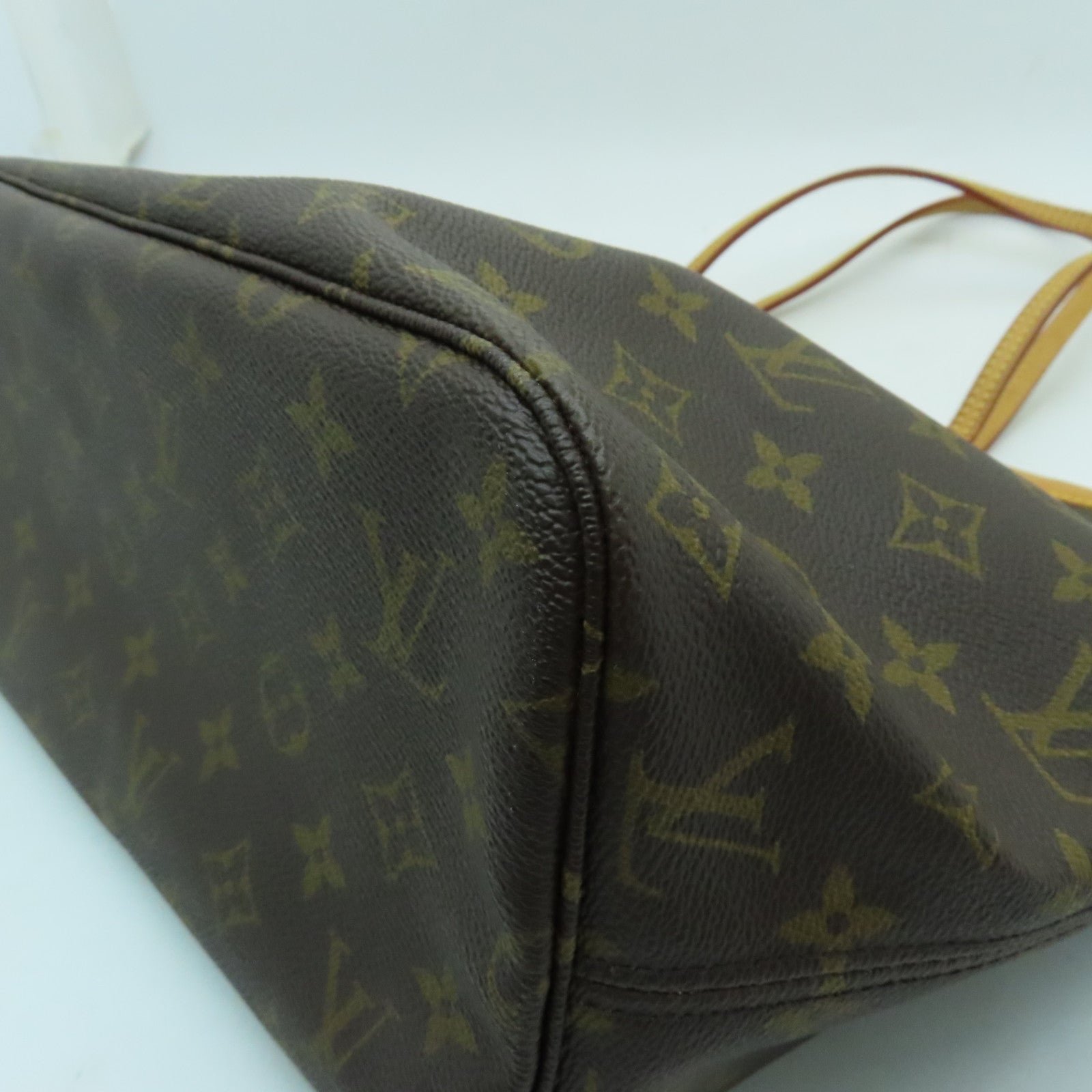 LOUIS VUITTON Monogram Neverfull MM gold buckle handle bag brown
