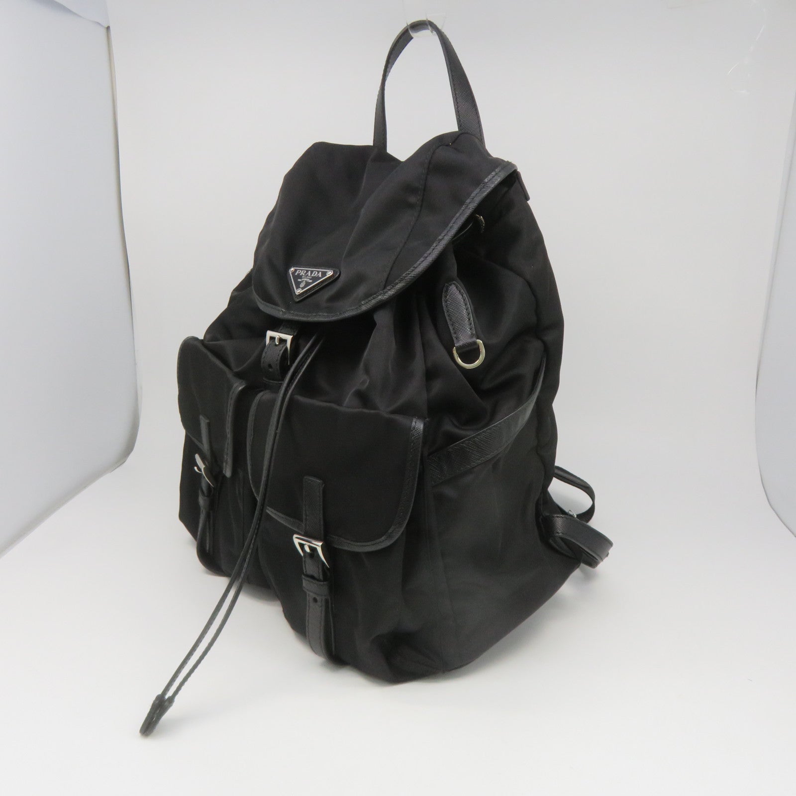 PRADA 尼龍Backpack銀扣背包黑色