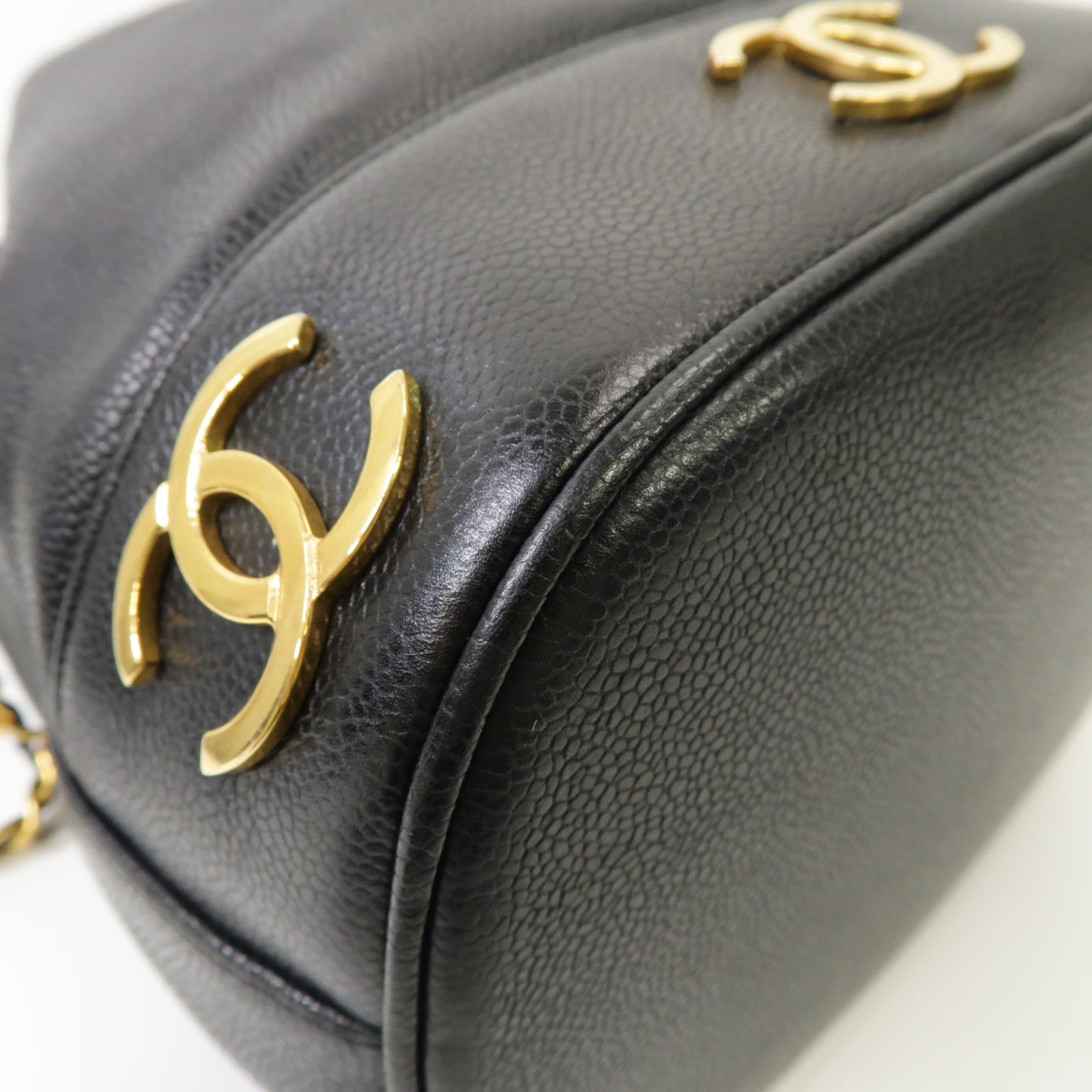 CHANEL Caviar皮革Vintage Bucket金扣鏈帶肩背袋黒色