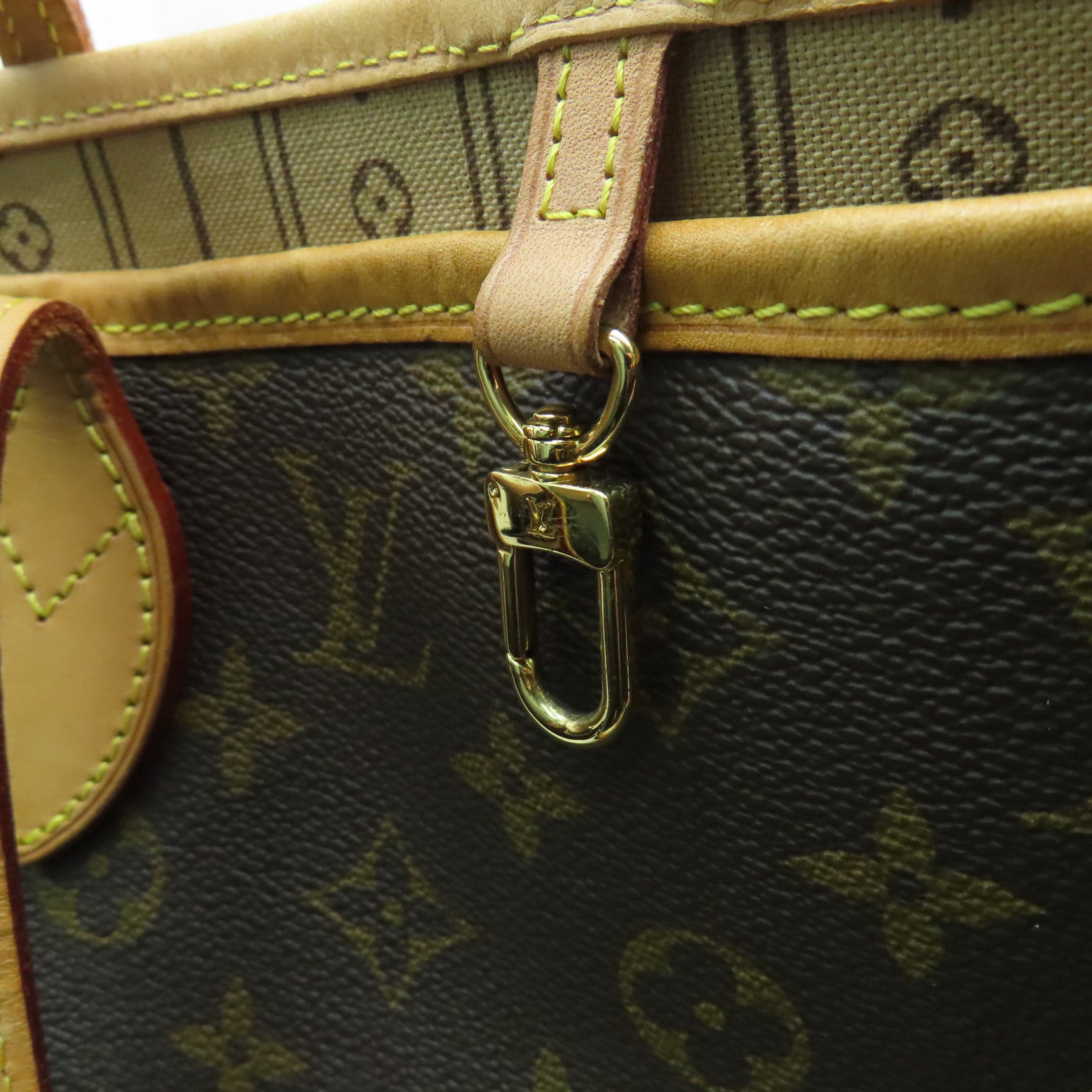 LOUIS VUITTON Monogram Neverfull MM gold buckle handle bag brown