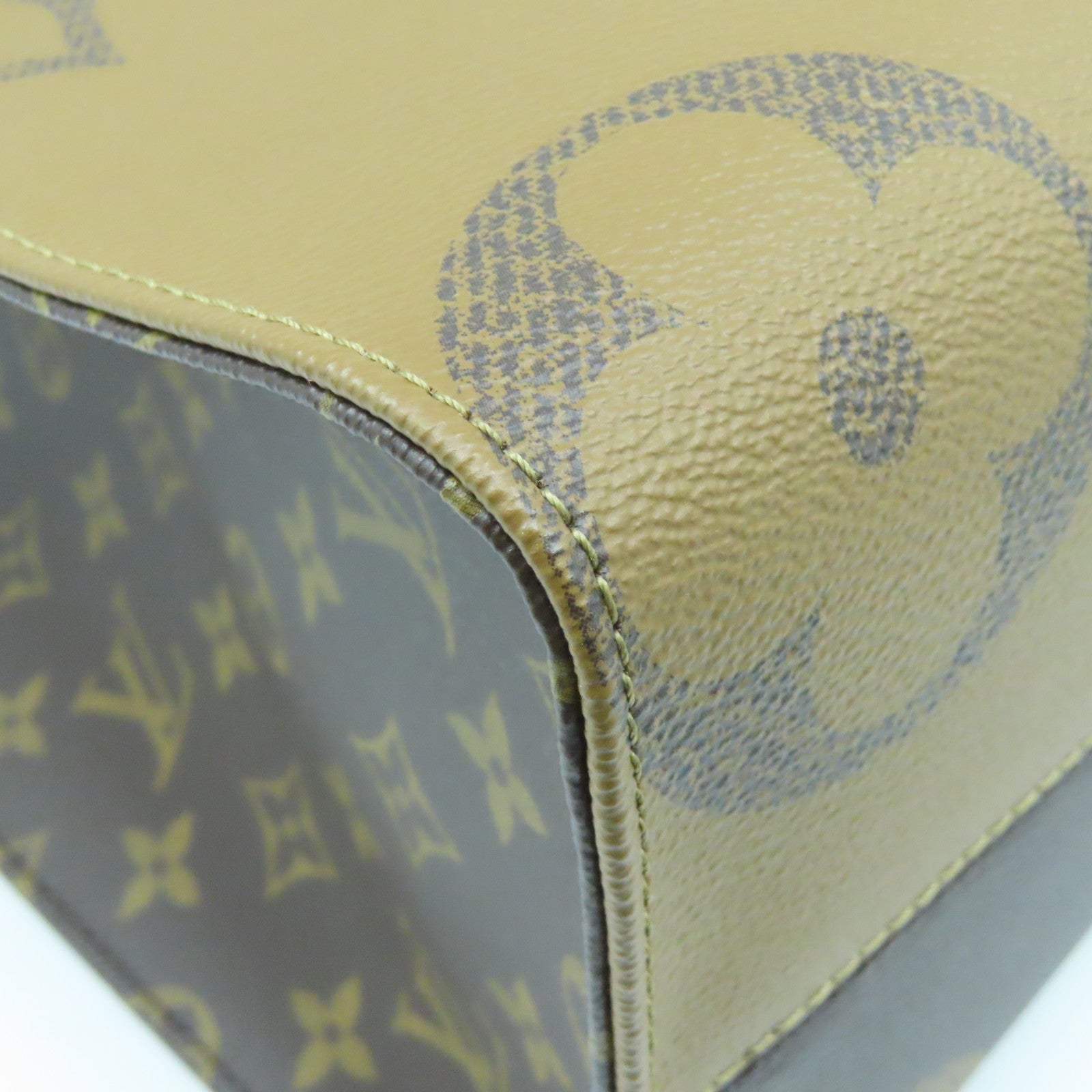 LOUIS VUITTON Monogram Giant On The Go MM金扣手挽袋啡色