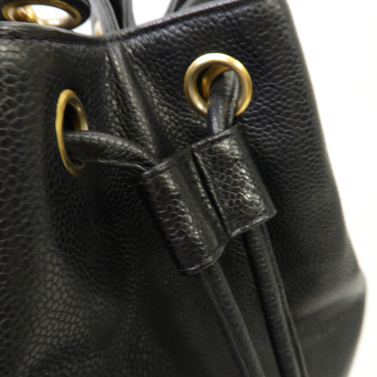 CHANEL Caviar皮革Vintage Bucket金扣鏈帶肩背袋黒色