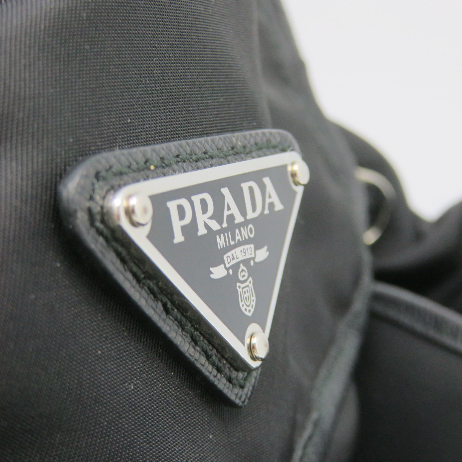 PRADA 尼龍Backpack銀扣背包黑色