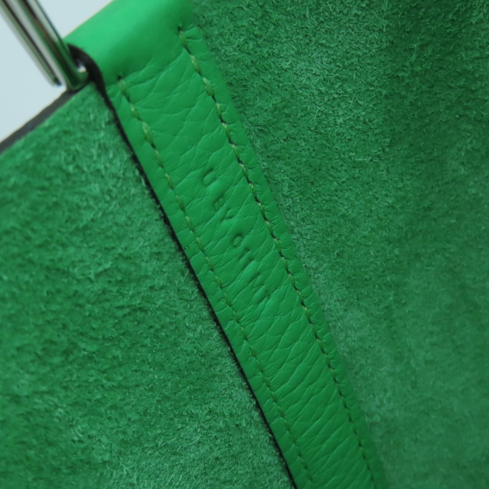 HERMES Clemence皮革Picotin PM银扣手挽袋Vert Comics绿色