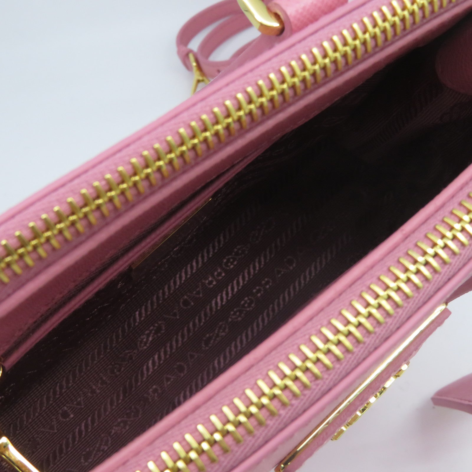 PRADA 牛皮皮革Saffiano Lux金扣手挽肩背兩用袋粉紅色