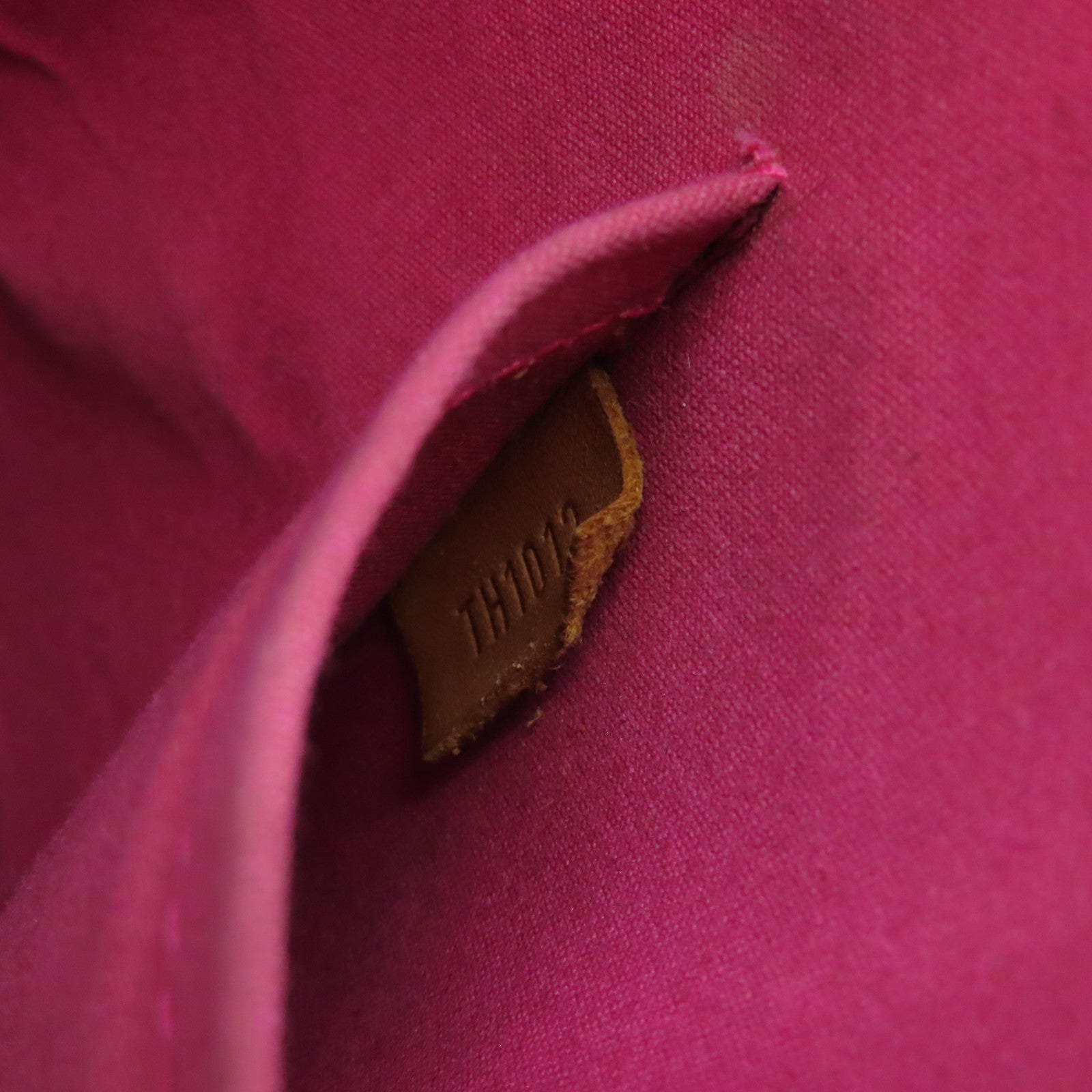 LOUIS VUITTON Vernis Lead MM Gold Buckle Hand Bag Pink