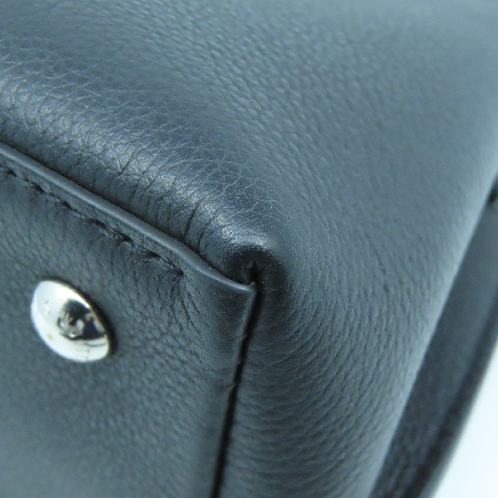 LOUIS VUITTON 牛皮皮革Lockme Ever BB银扣手挽肩背两用袋黑色