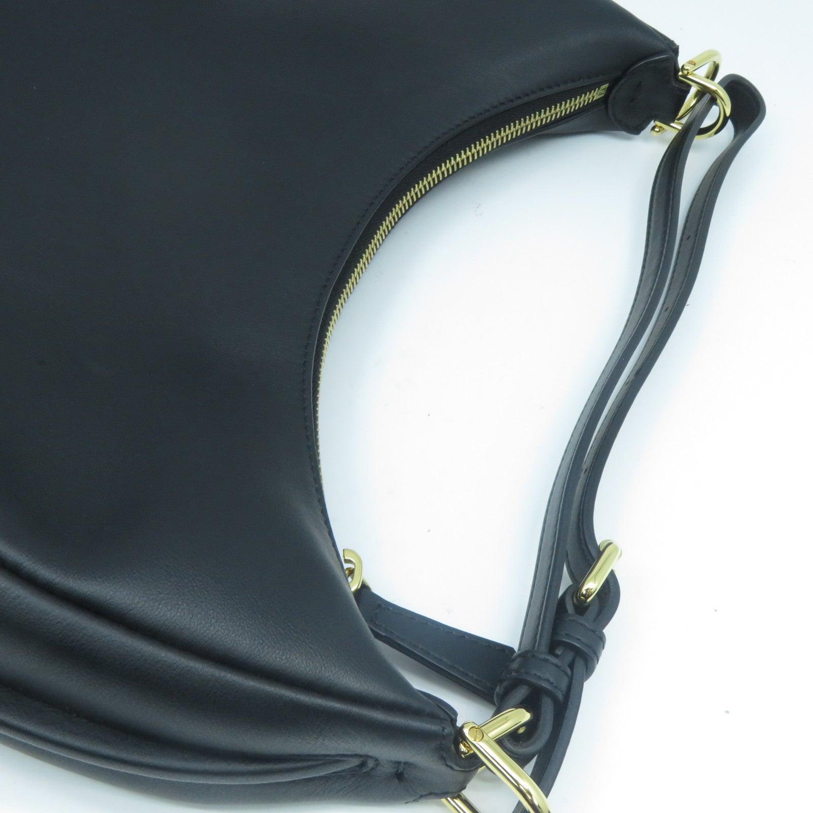 FENDI 牛皮皮革Shoulder Bag金扣肩背袋黑色