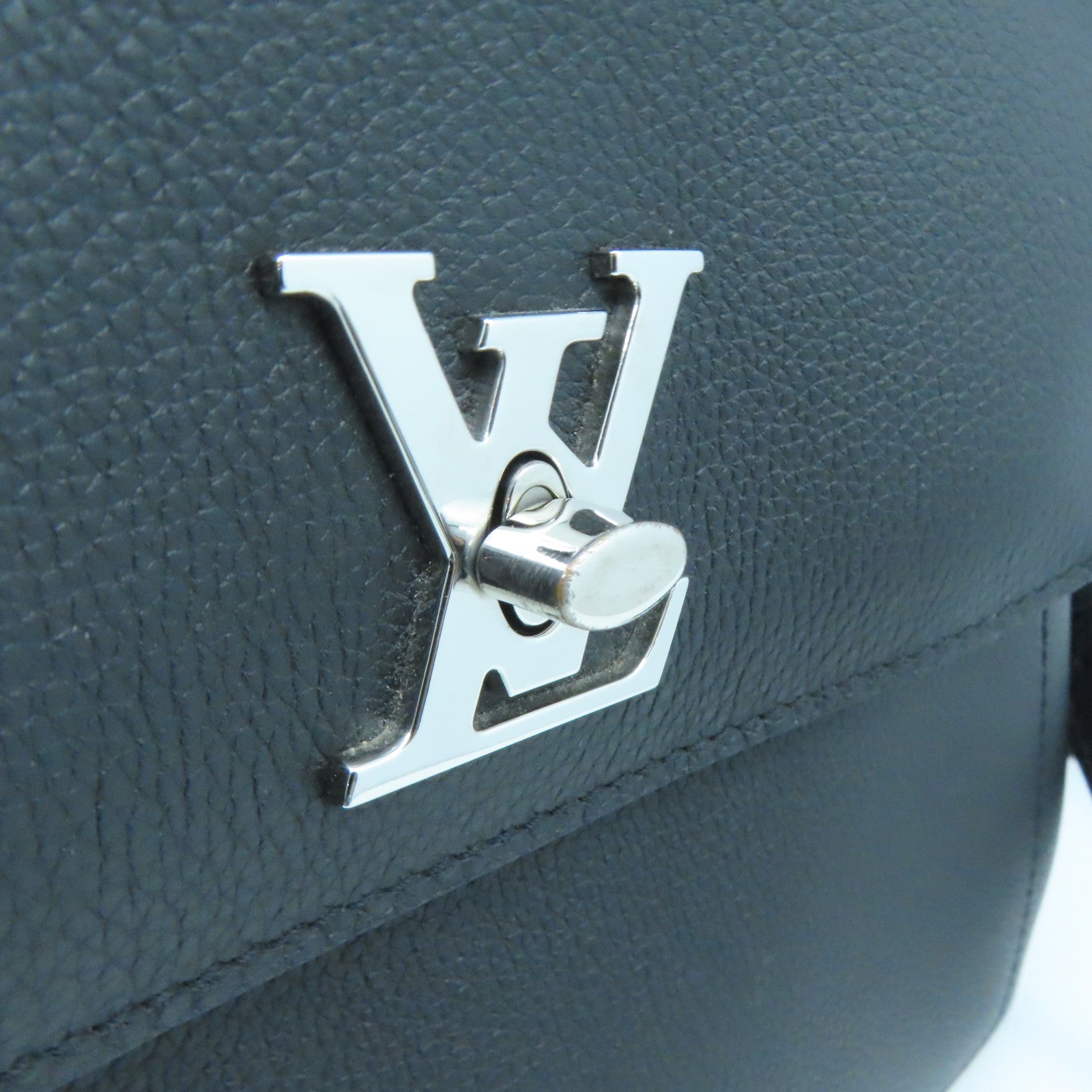 LOUIS VUITTON 牛皮皮革Lockme Ever BB银扣手挽肩背两用袋黑色