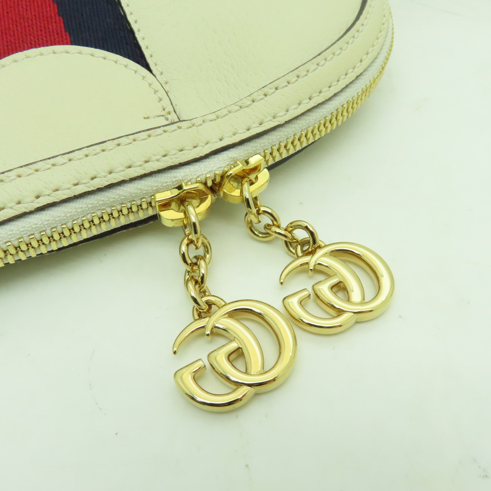 GUCCI 【激減優惠】牛皮皮革Ophidia GG金扣肩背袋白色