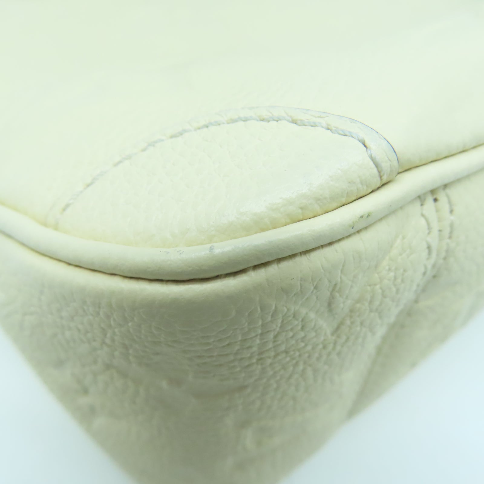 LOUIS VUITTON 【激減優惠】牛皮皮革Trianon PM金扣手挽肩背兩用袋米色