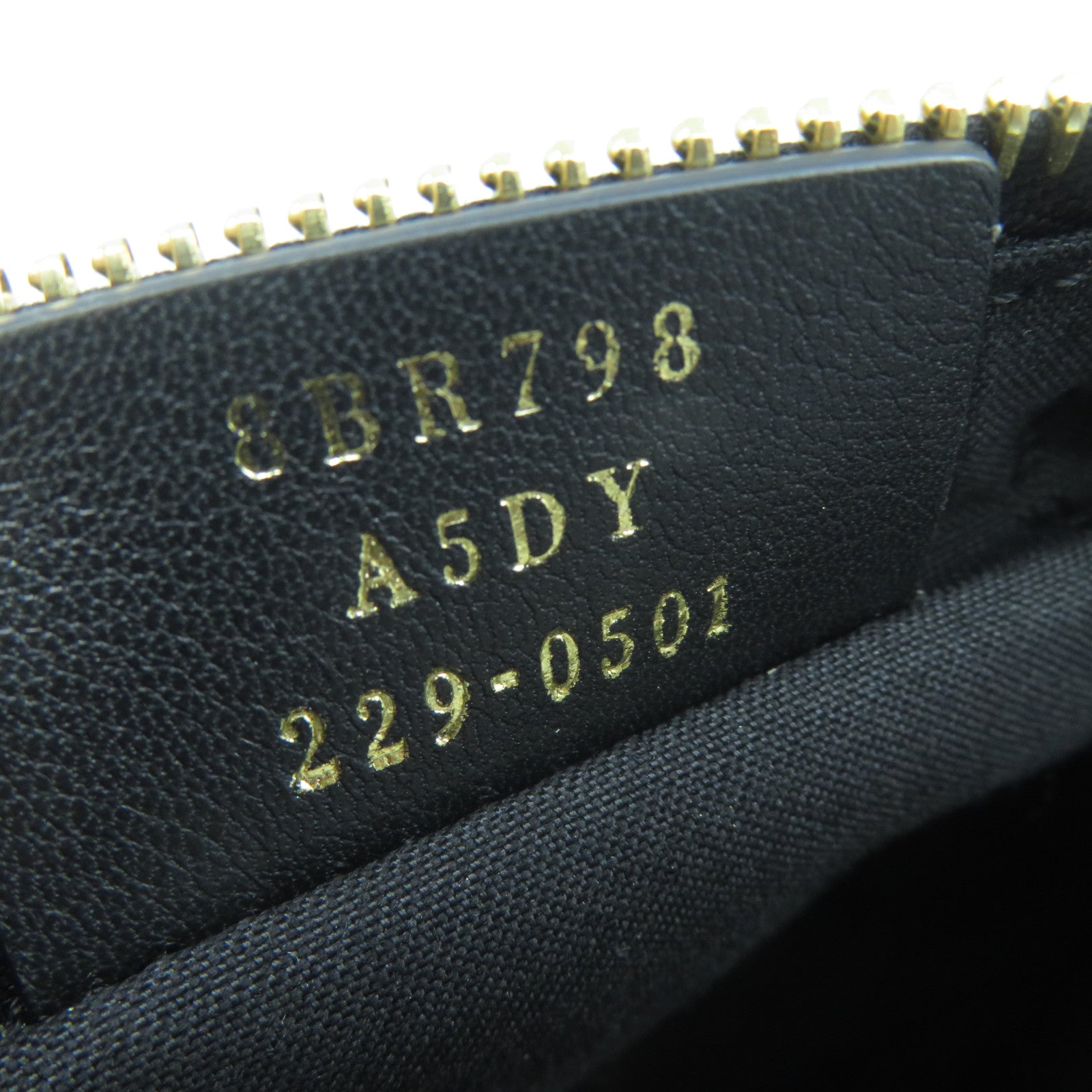 FENDI 牛皮皮革Shoulder Bag金扣肩背袋黑色