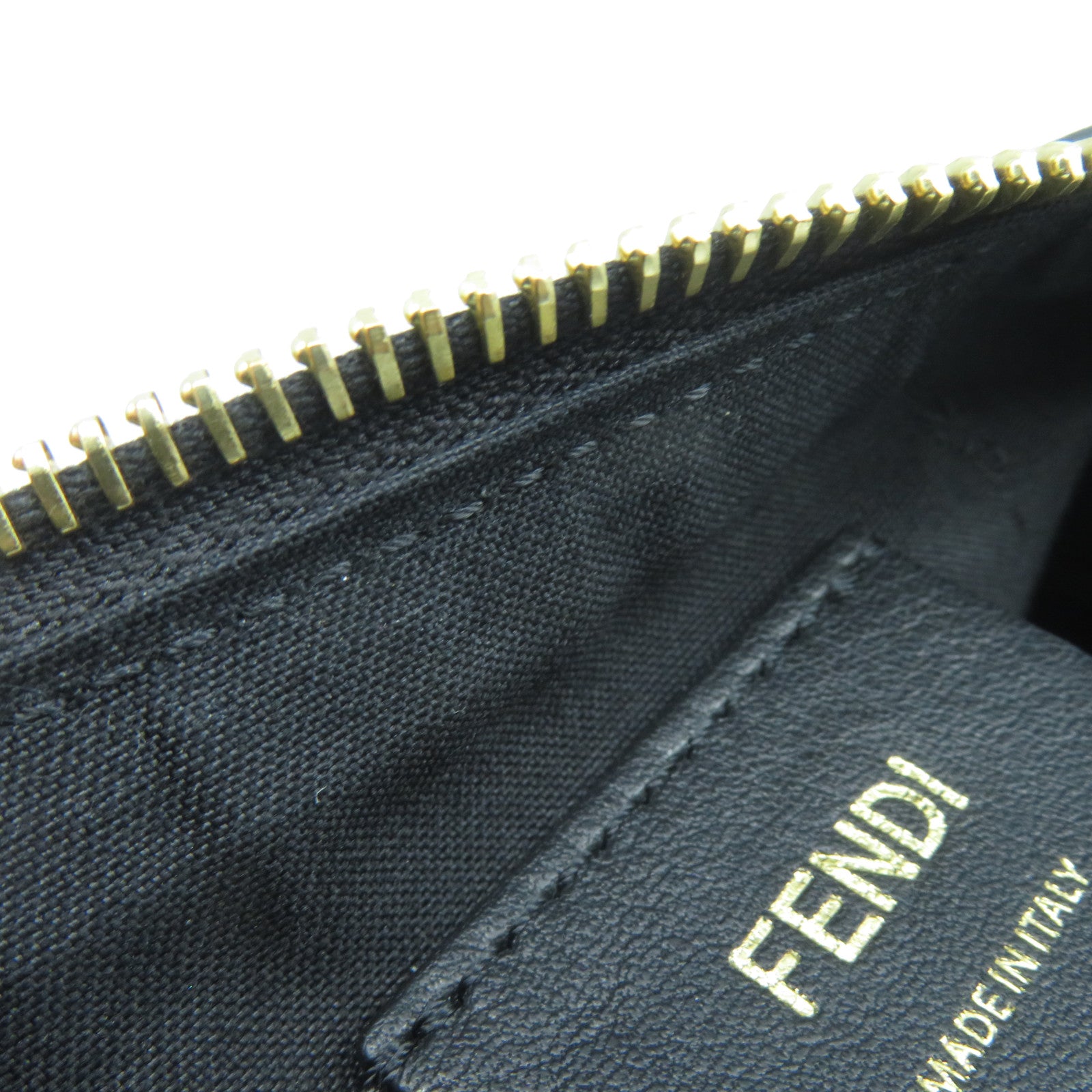 FENDI 牛皮皮革Shoulder Bag金扣肩背袋黑色