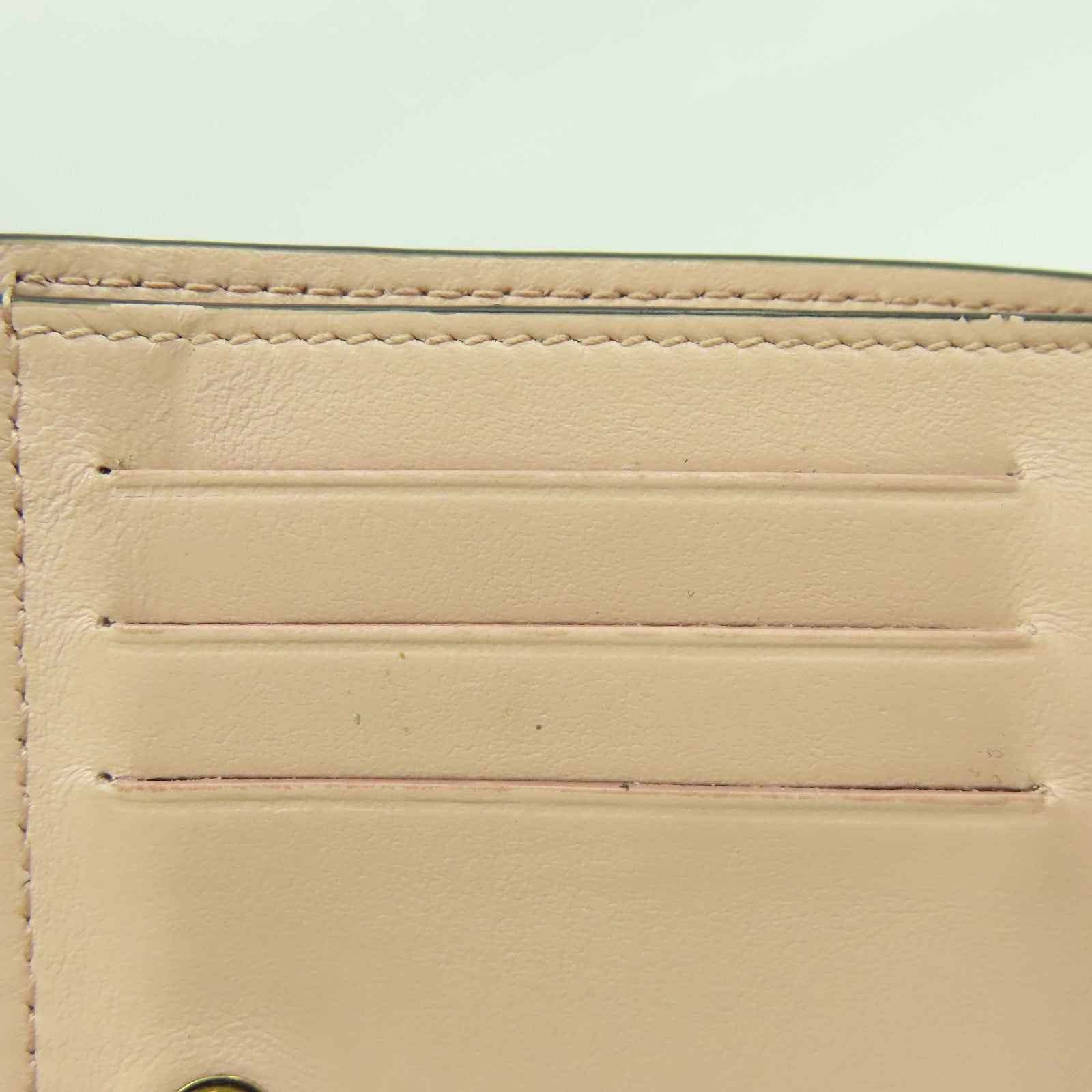 Salvatore Ferragamo 牛皮皮革Wallet金扣錢包黑色