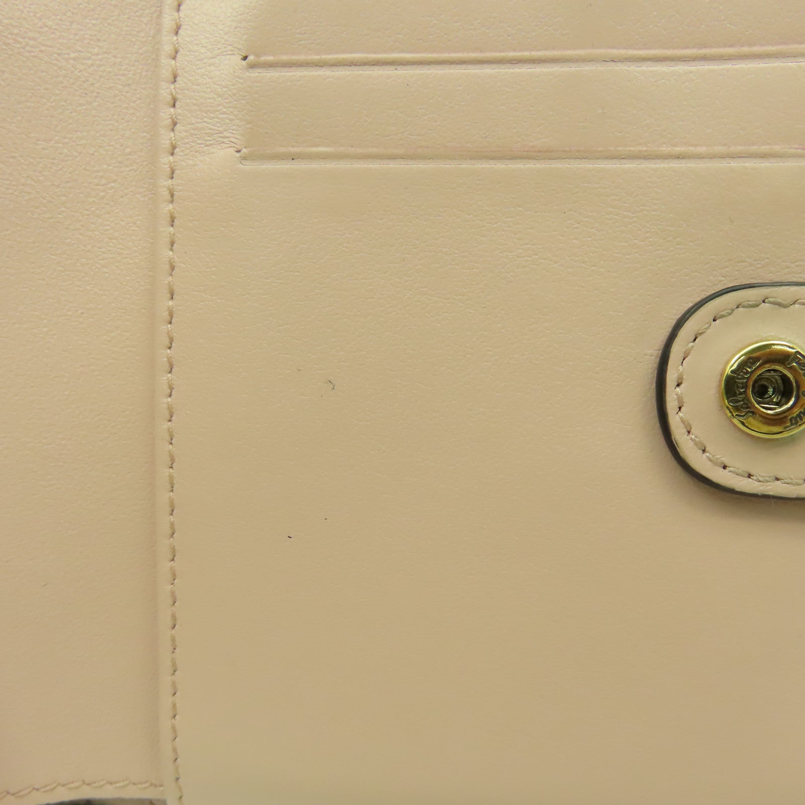 Salvatore Ferragamo 牛皮皮革Wallet金扣錢包黑色