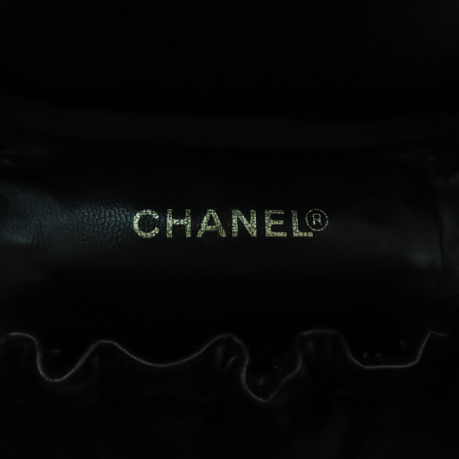 CHANEL cowhide leather Vintage Vanity Case Bag gold buckle handle bag black