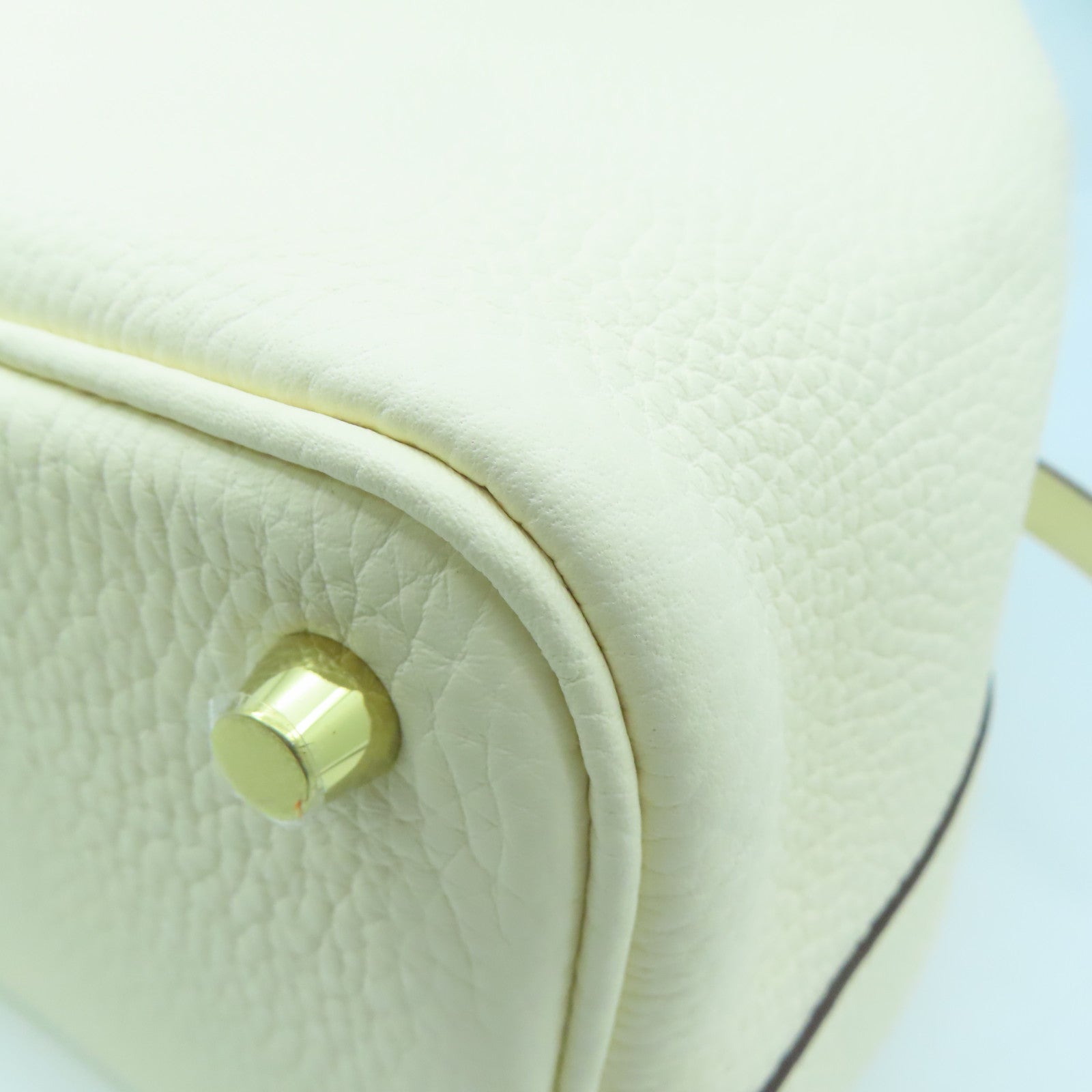 HERMES Taurillon Clemence Leather Picotin PM Gold Buckle Handle Bag White