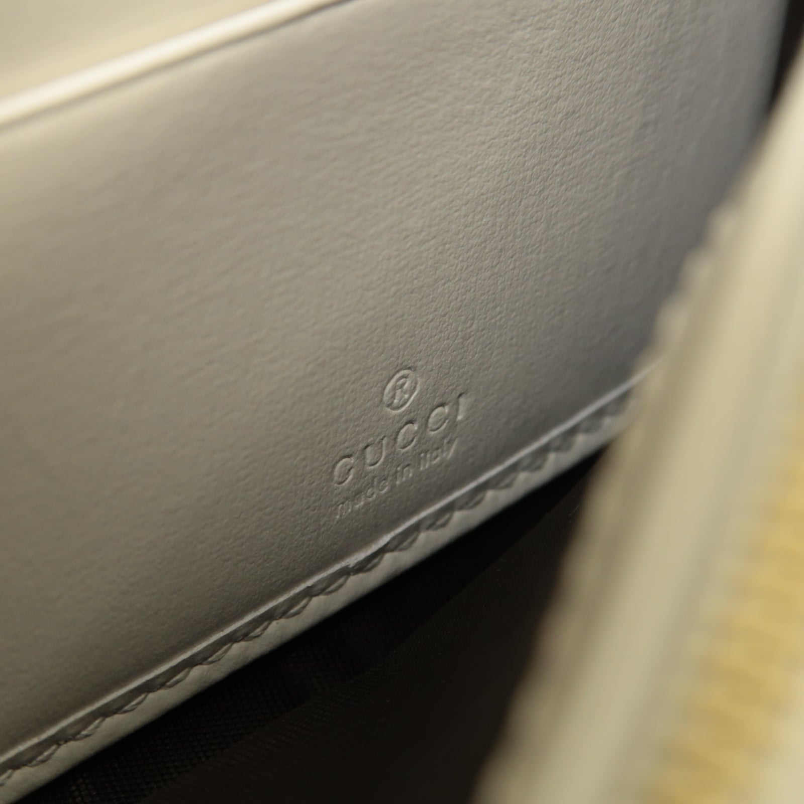 GUCCI 牛皮皮革Wallet On Chain Shoulder Bag金扣鏈帶肩背袋白色
