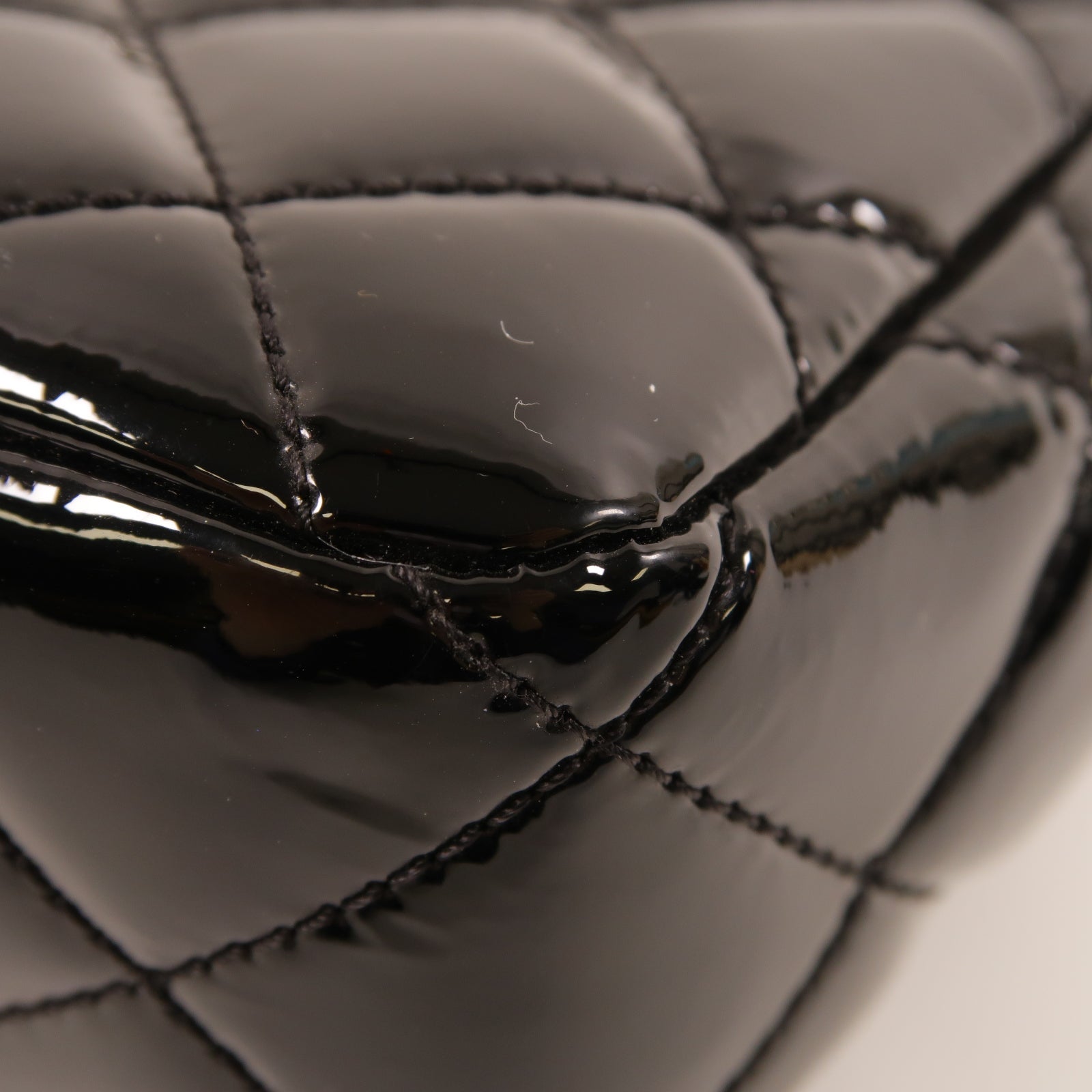 CHANEL 菱格漆皮皮革Chain Shoulder銀扣鏈帶肩背袋黑色