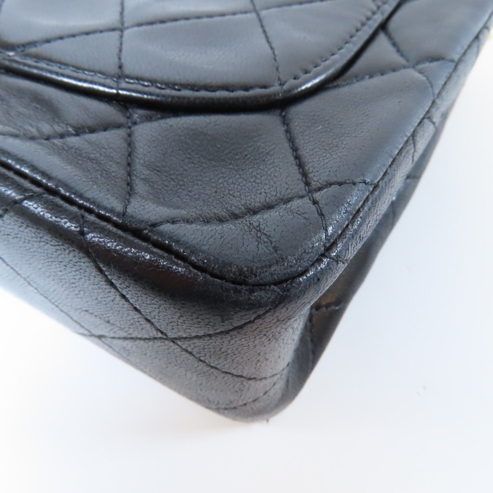 CHANEL 菱格羊皮皮革Chain Shoulder Bag金扣鏈帶肩背袋黑色