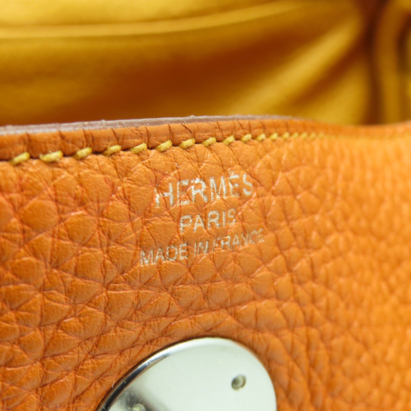 HERMES Taurillon Clemence皮革Lindy 26银扣手挽肩背两用袋橙色