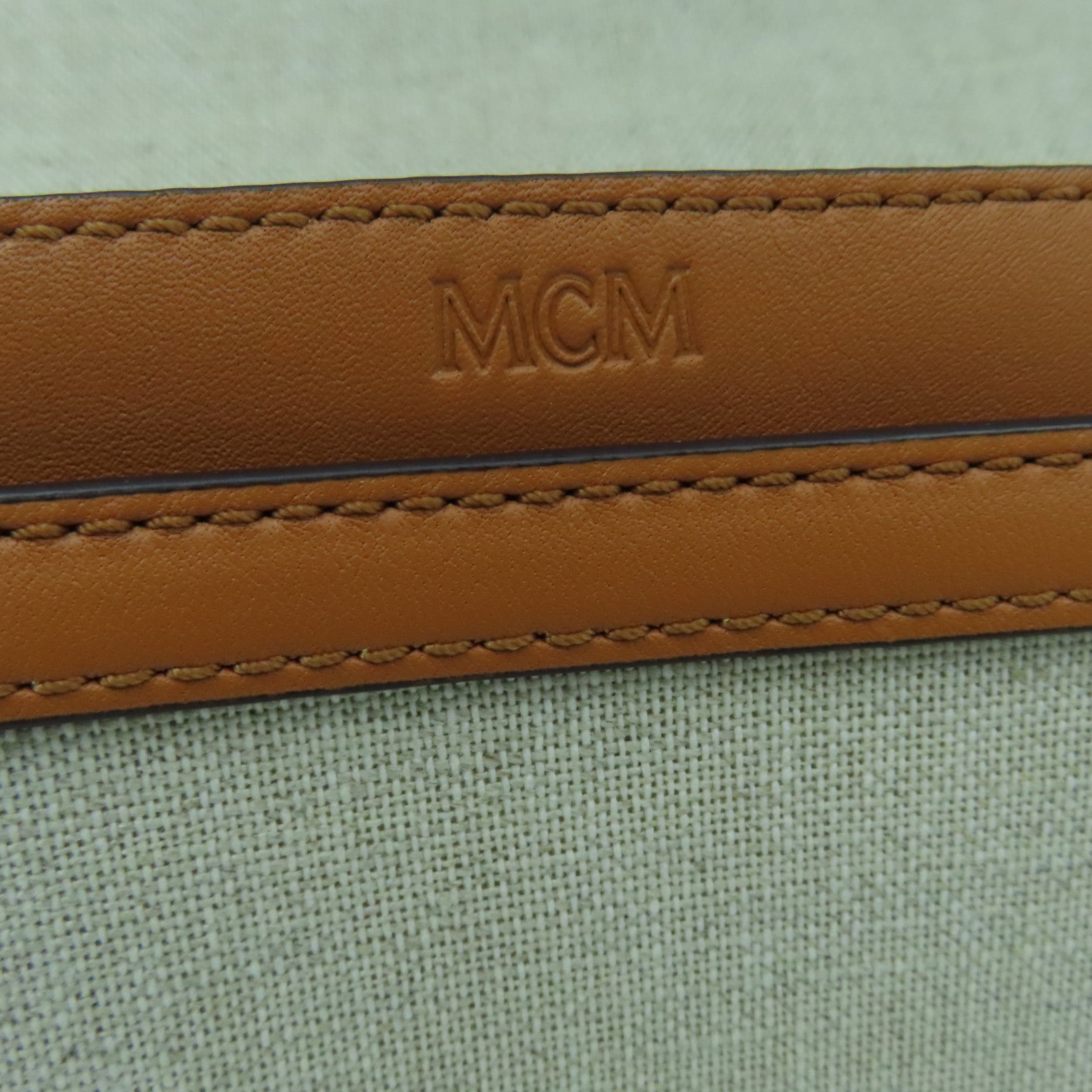 MCM 帆布/牛皮皮革Shoulder Bag金扣肩背袋啡色