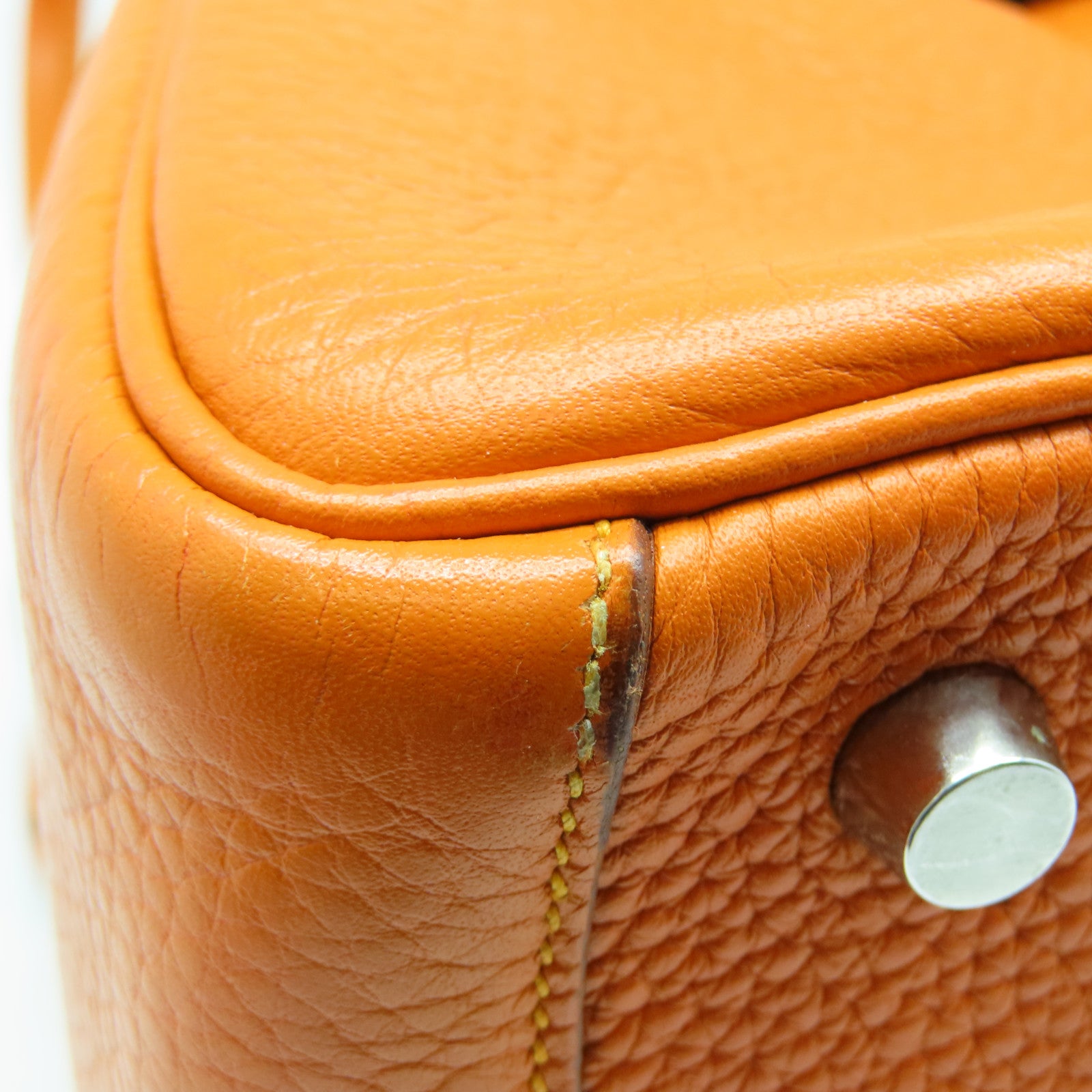 HERMES Taurillon Clemence皮革Lindy 26银扣手挽肩背两用袋橙色