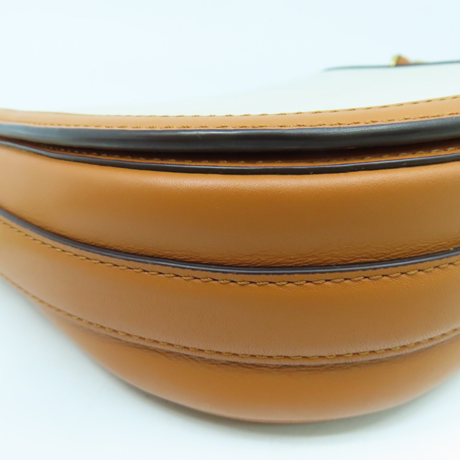 MCM 帆布/牛皮皮革Shoulder Bag金扣肩背袋啡色
