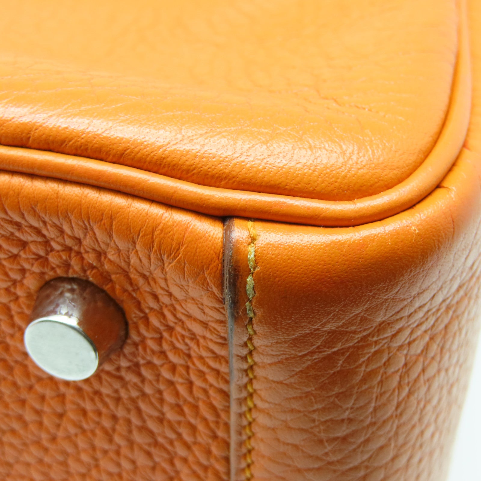 HERMES Taurillon Clemence皮革Lindy 26银扣手挽肩背两用袋橙色