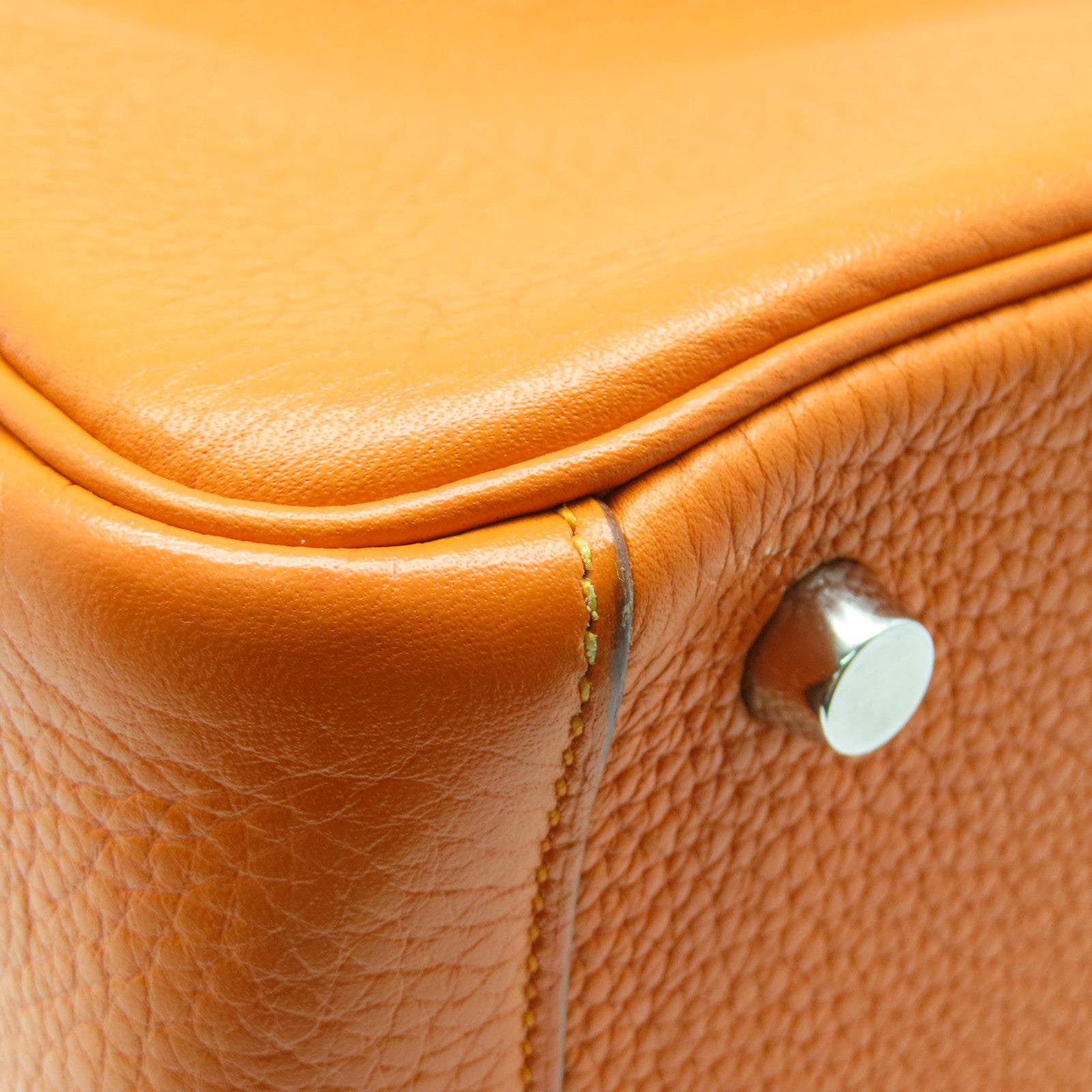 HERMES Taurillon Clemence皮革Lindy 26银扣手挽肩背两用袋橙色
