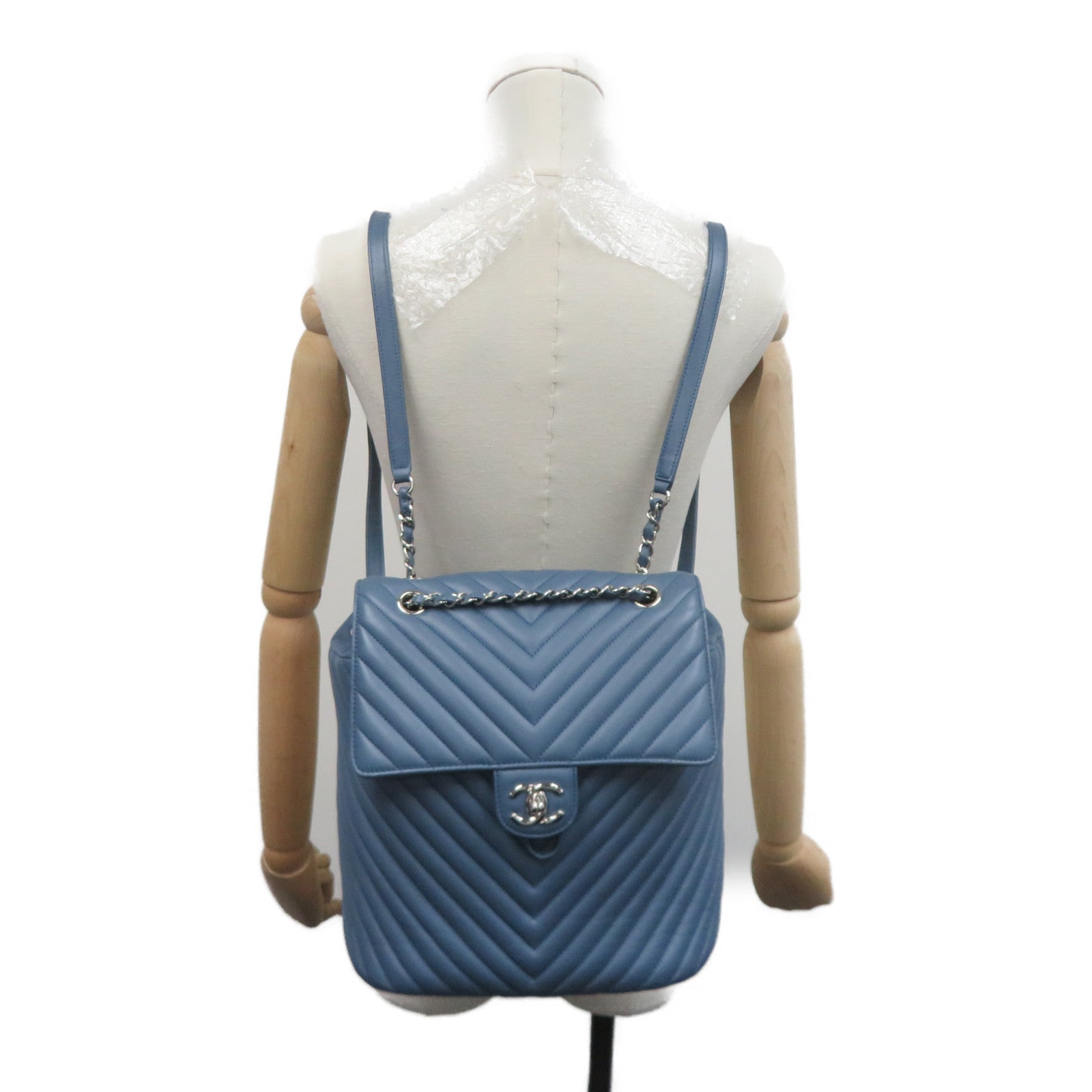 CHANEL 斜紋羊皮皮革Backpack銀扣背包藍色