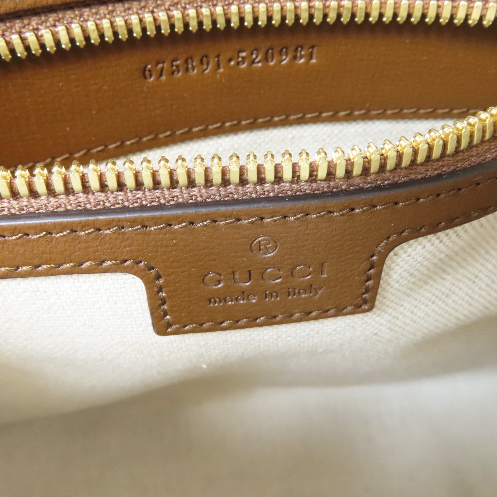 GUCCI 塗層帆布Interlocking G Bag金扣肩背袋啡色