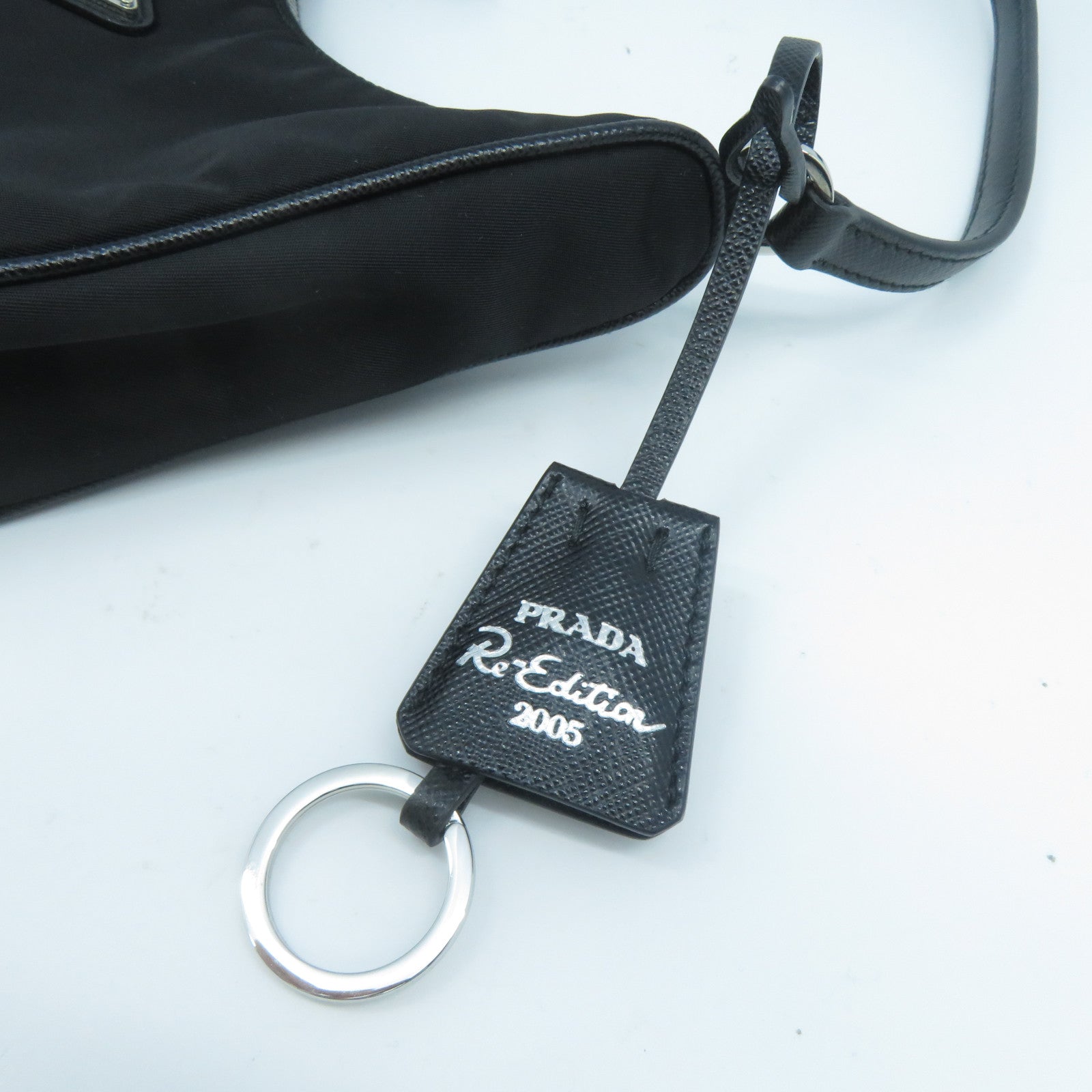 PRADA 再生尼龍Re-Edition 2005 Mini Bag銀扣肩背袋黑色