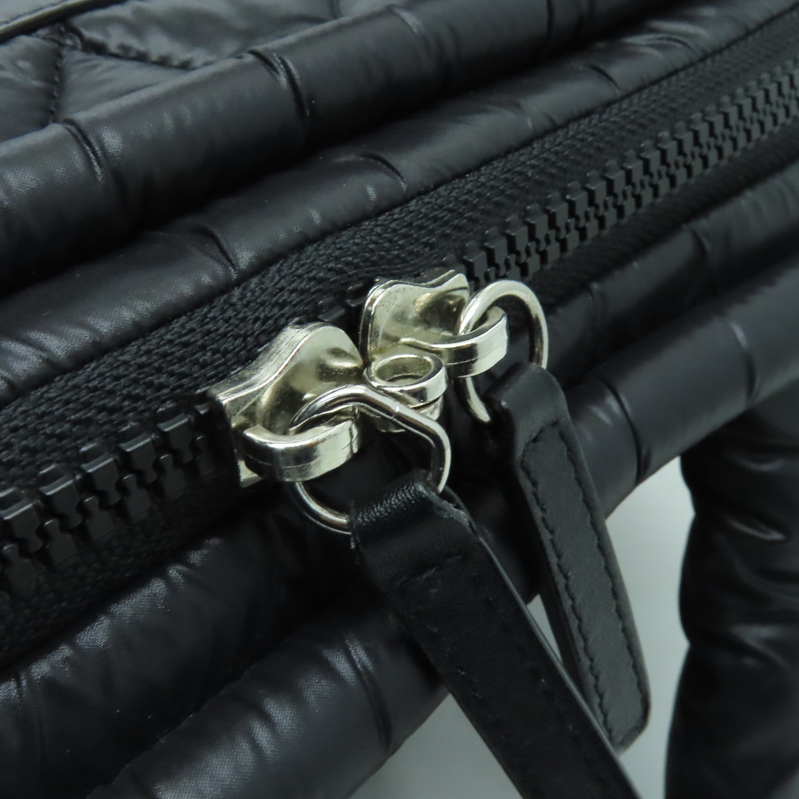 CHANEL 菱格尼龍Handbag銀扣手挽袋黑色