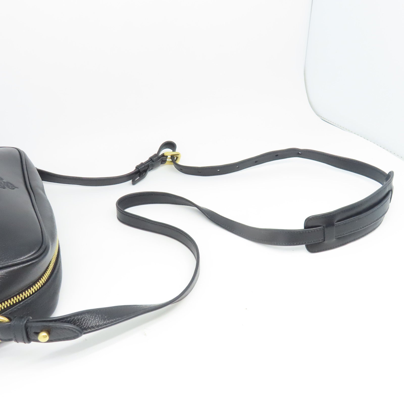 PRADA 牛皮皮革Shoulder Bag金扣肩背袋黑色