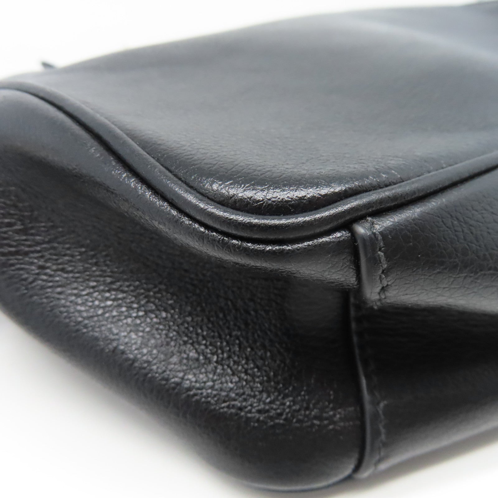 PRADA 牛皮皮革Shoulder Bag金扣肩背袋黑色