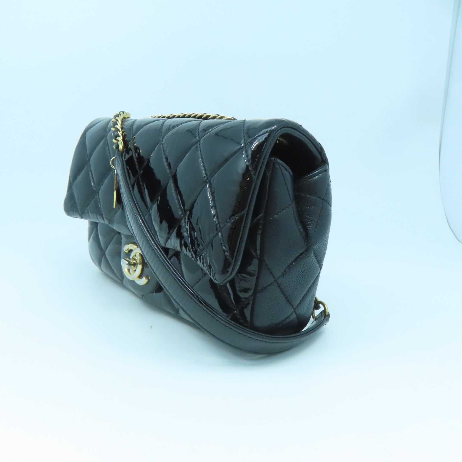 CHANEL rhombic cowhide leather Chain Shoulder gold buckle chain shoulder bag black