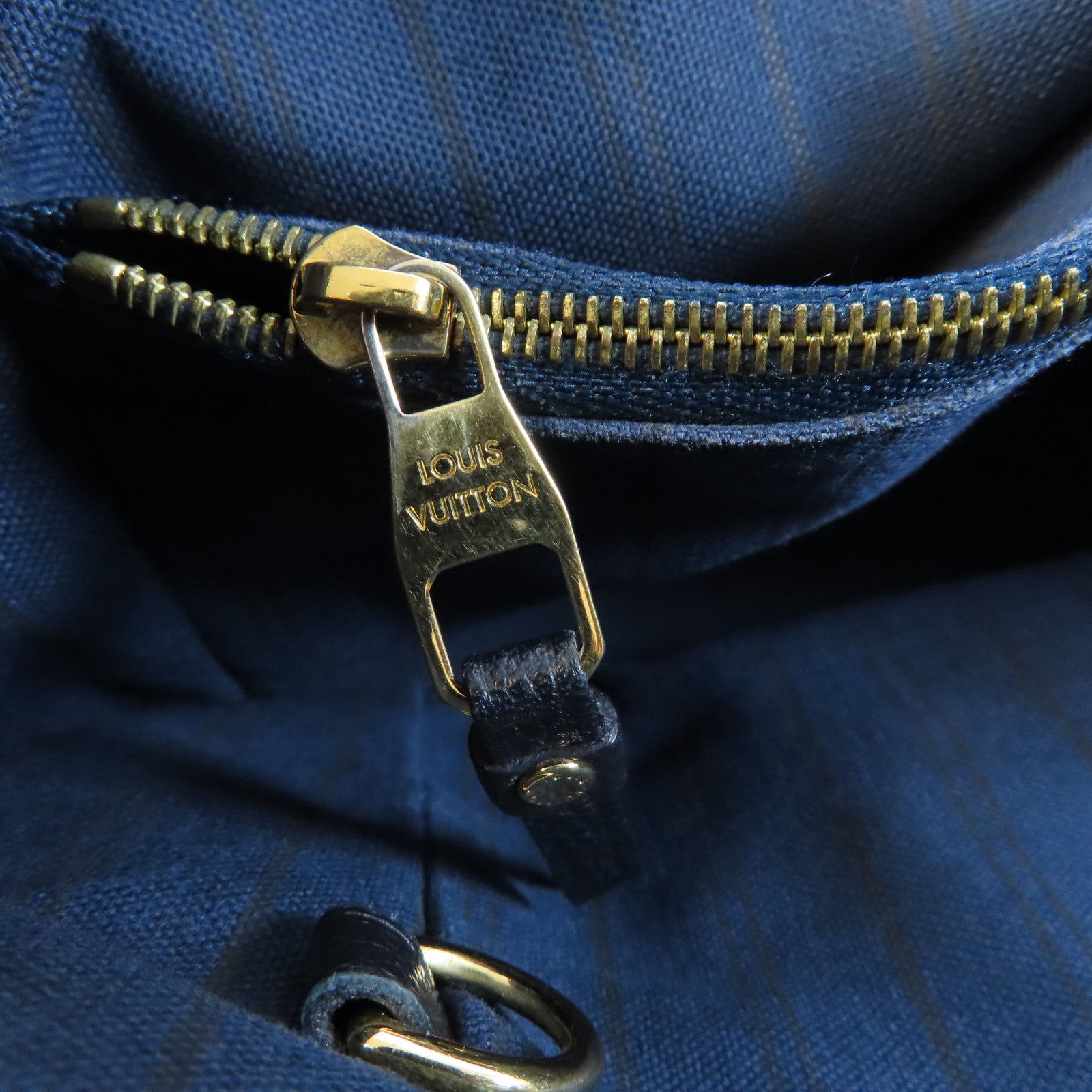 LOUIS VUITTON Monogram Empreinte Laminense PM金扣肩背袋黑色