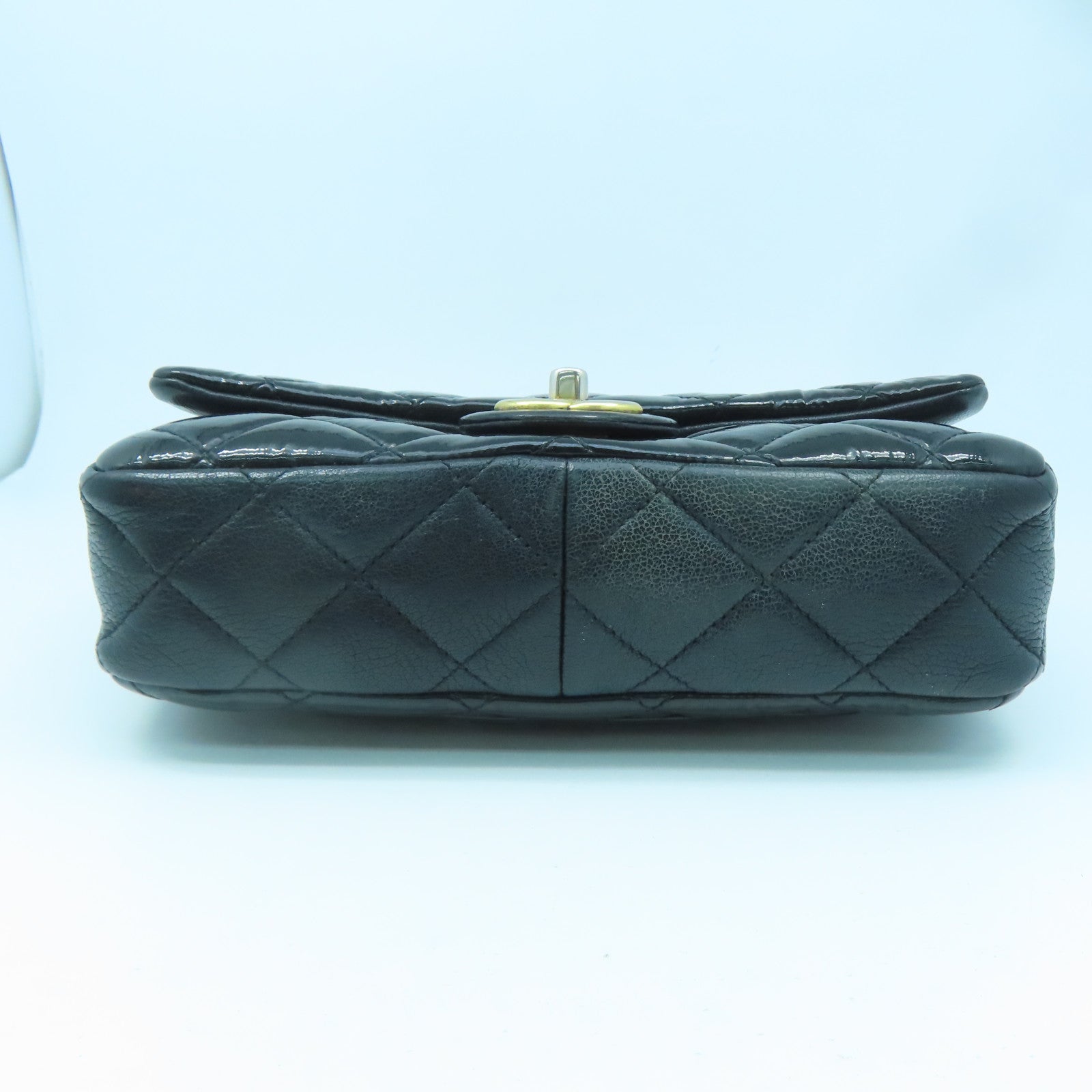 CHANEL rhombic cowhide leather Chain Shoulder gold buckle chain shoulder bag black